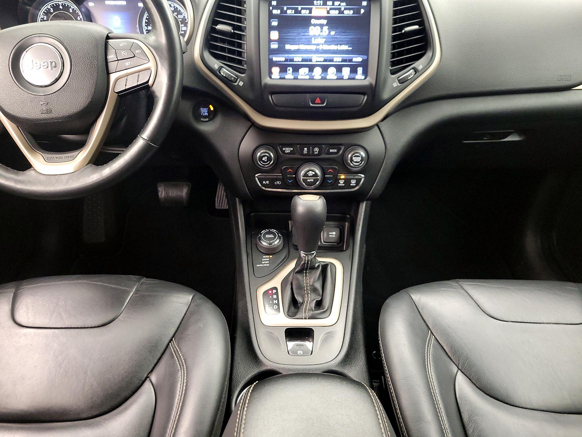 Thumbnail: 2015 Jeep Cherokee - 17