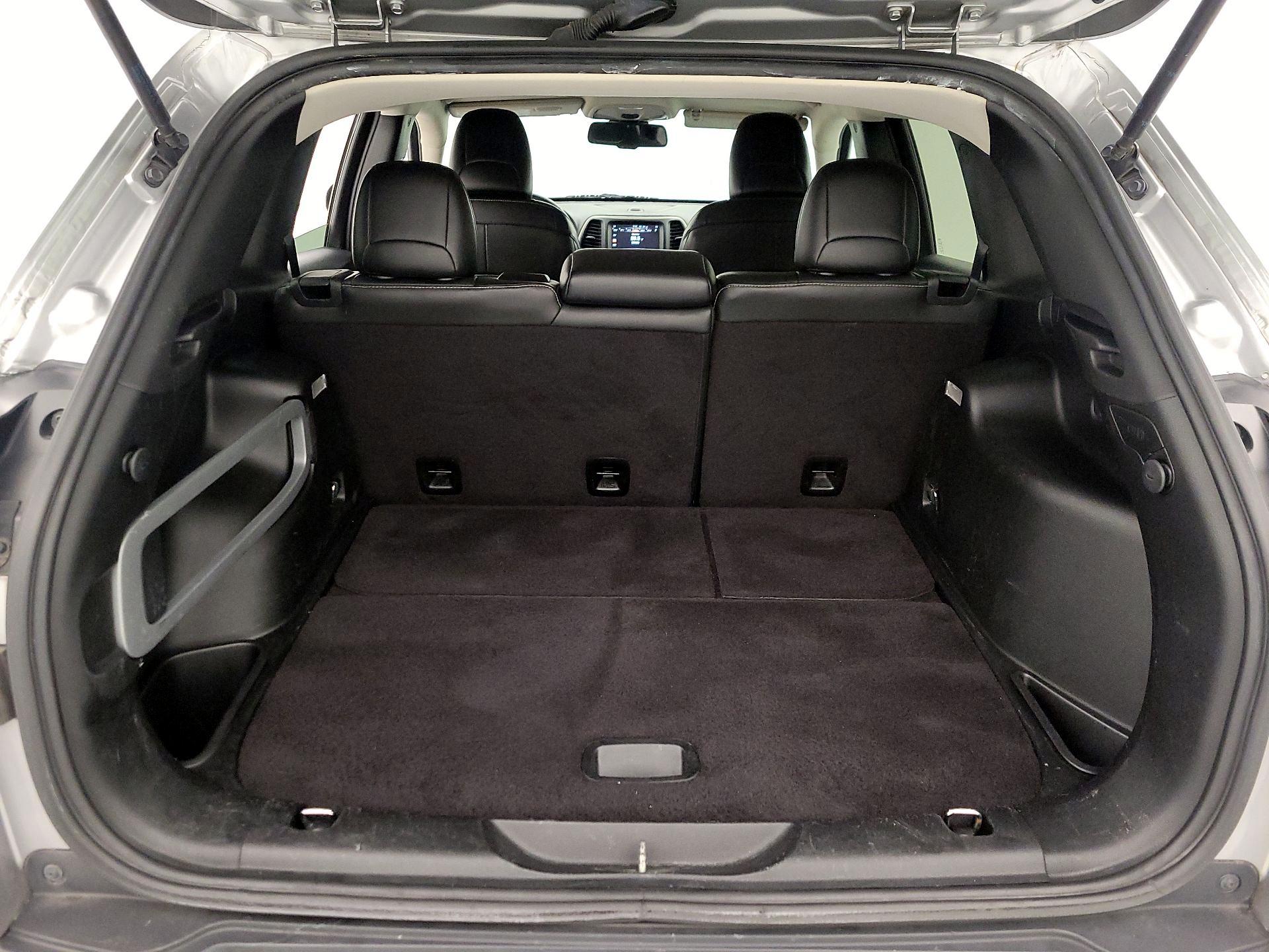 Thumbnail: 2015 Jeep Cherokee - 20