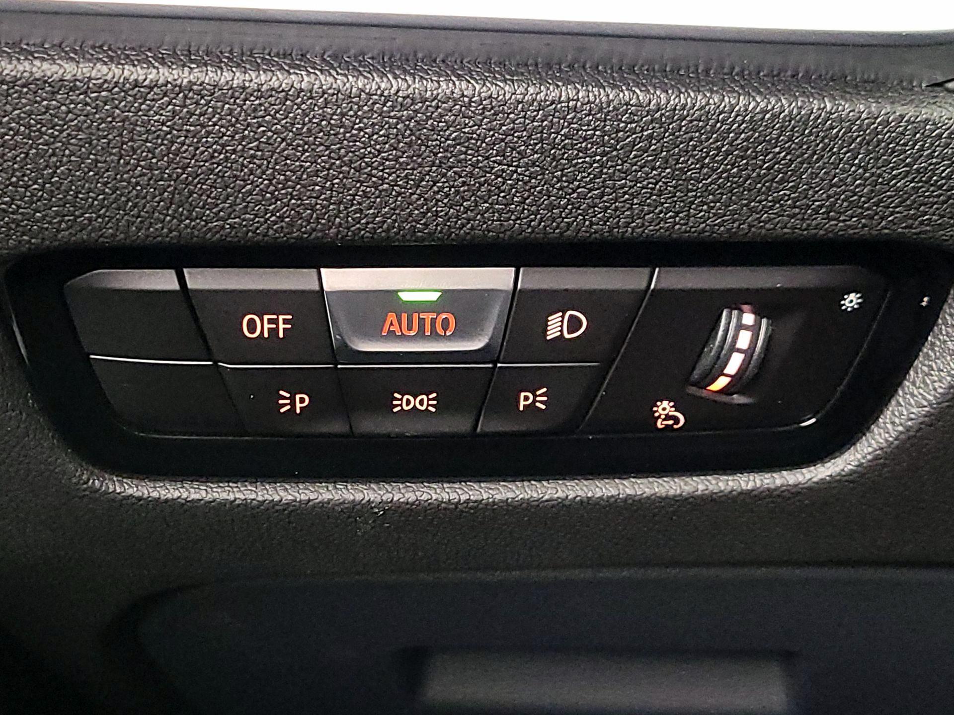 Thumbnail: 2019 BMW 3 Series - 13