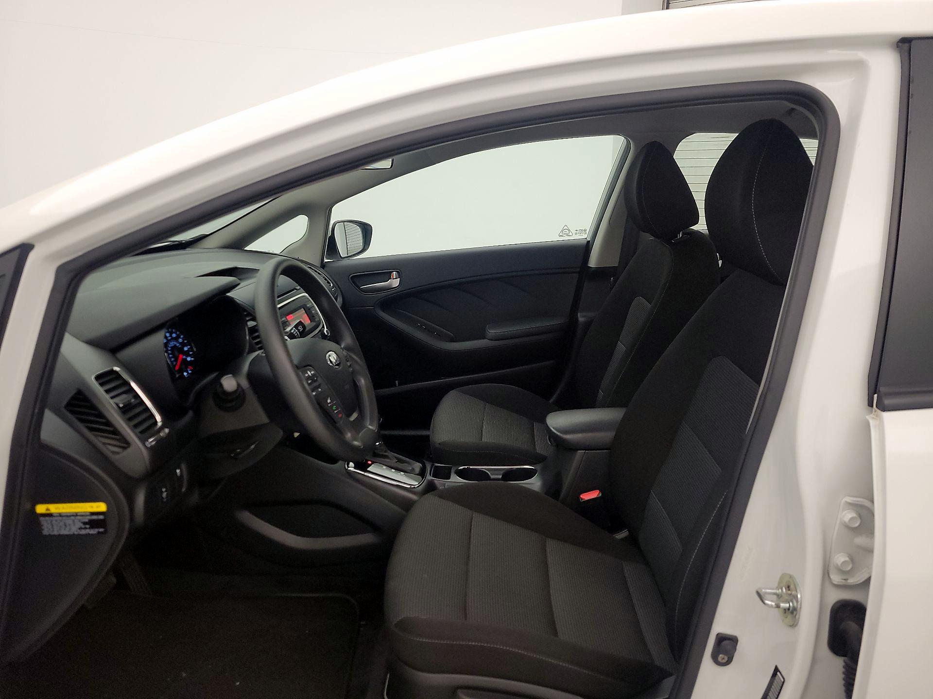 Thumbnail: 2018 Kia Forte - 11