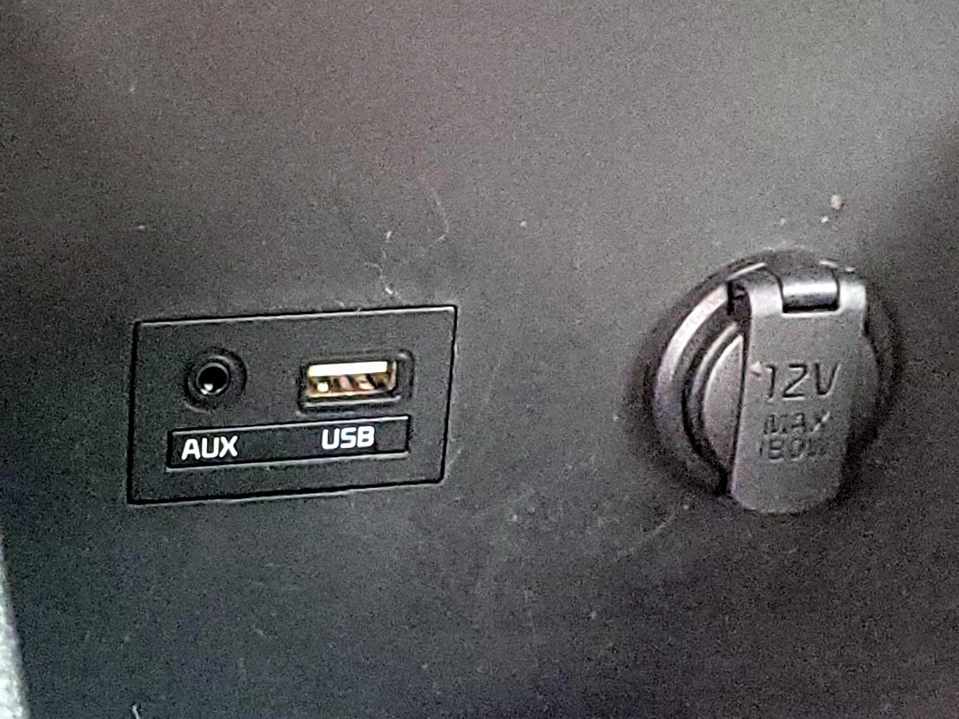 Thumbnail: 2018 Kia Forte - 17