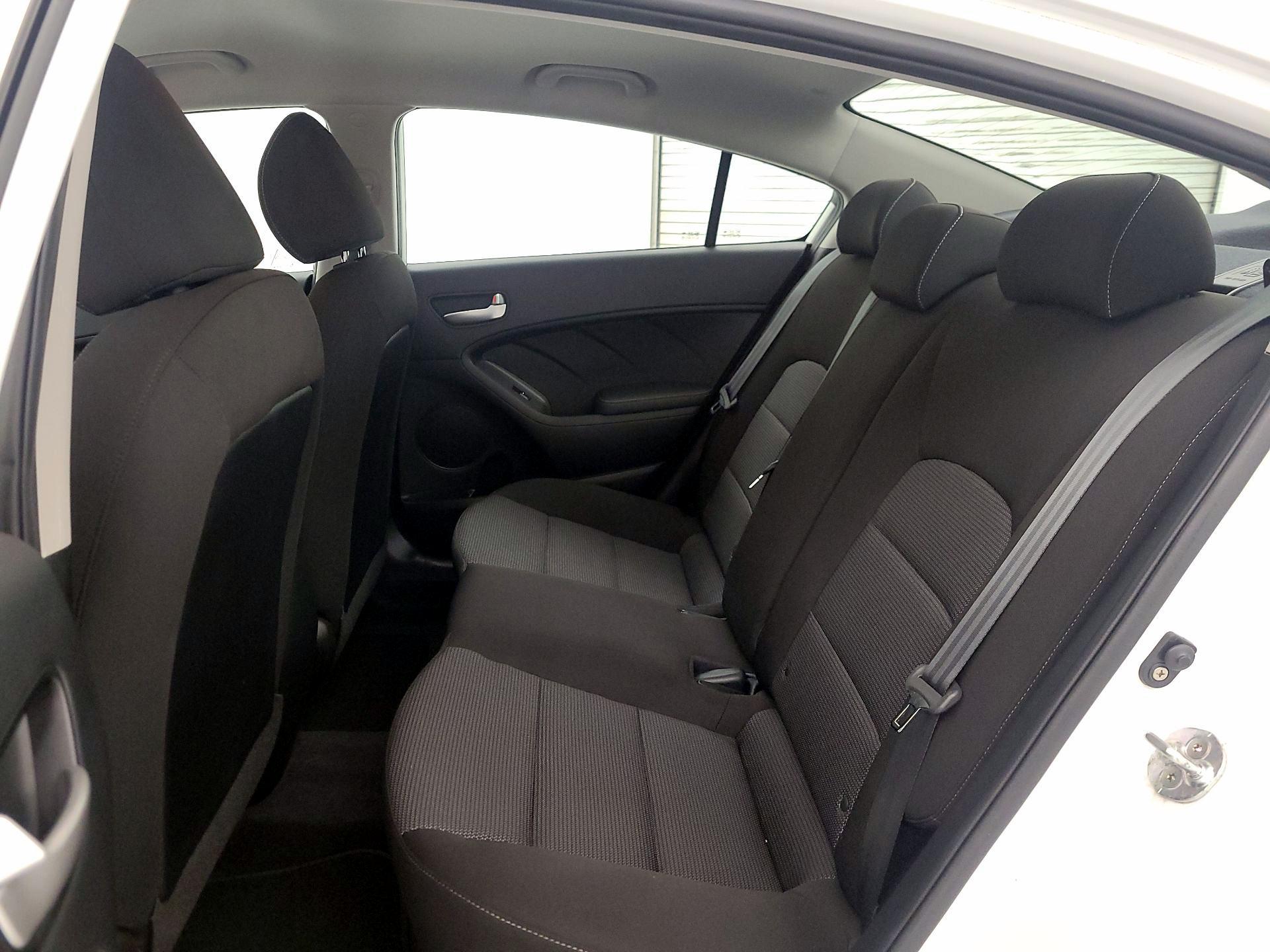 Thumbnail: 2018 Kia Forte - 18