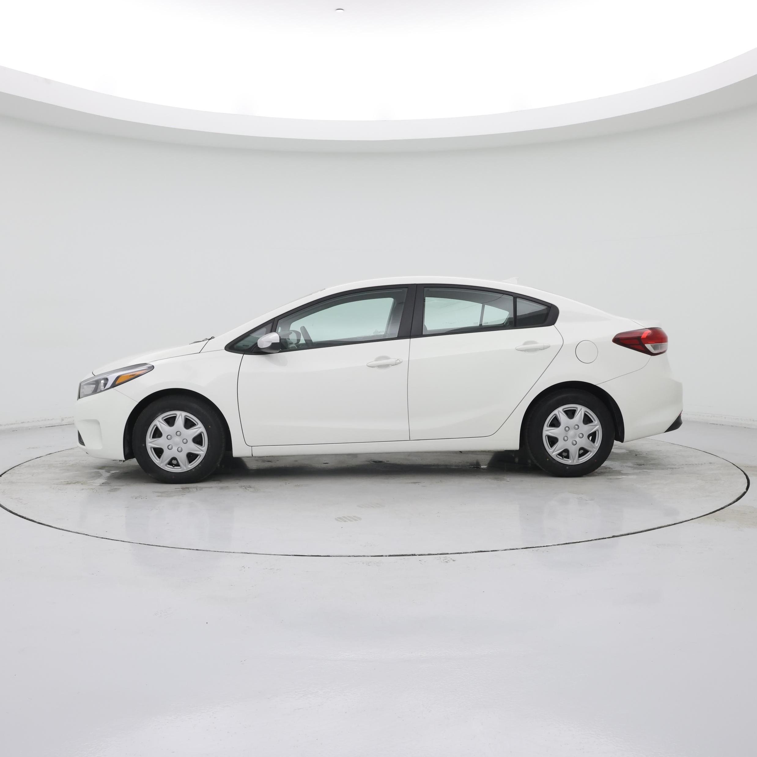 Thumbnail: 2018 Kia Forte - 3