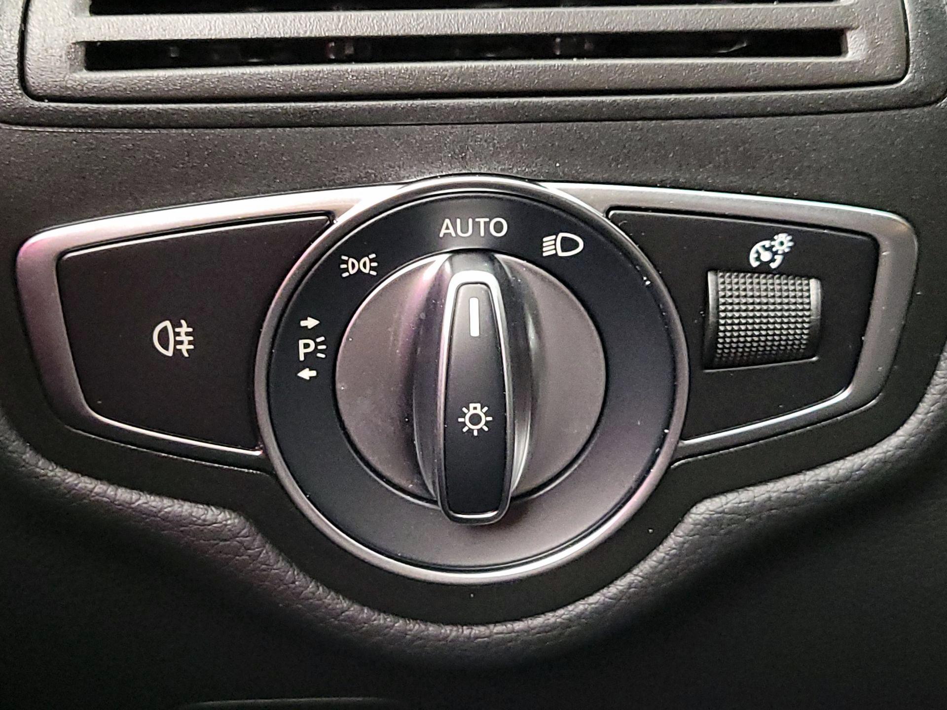 Thumbnail: 2021 Mercedes-Benz GLC - 13