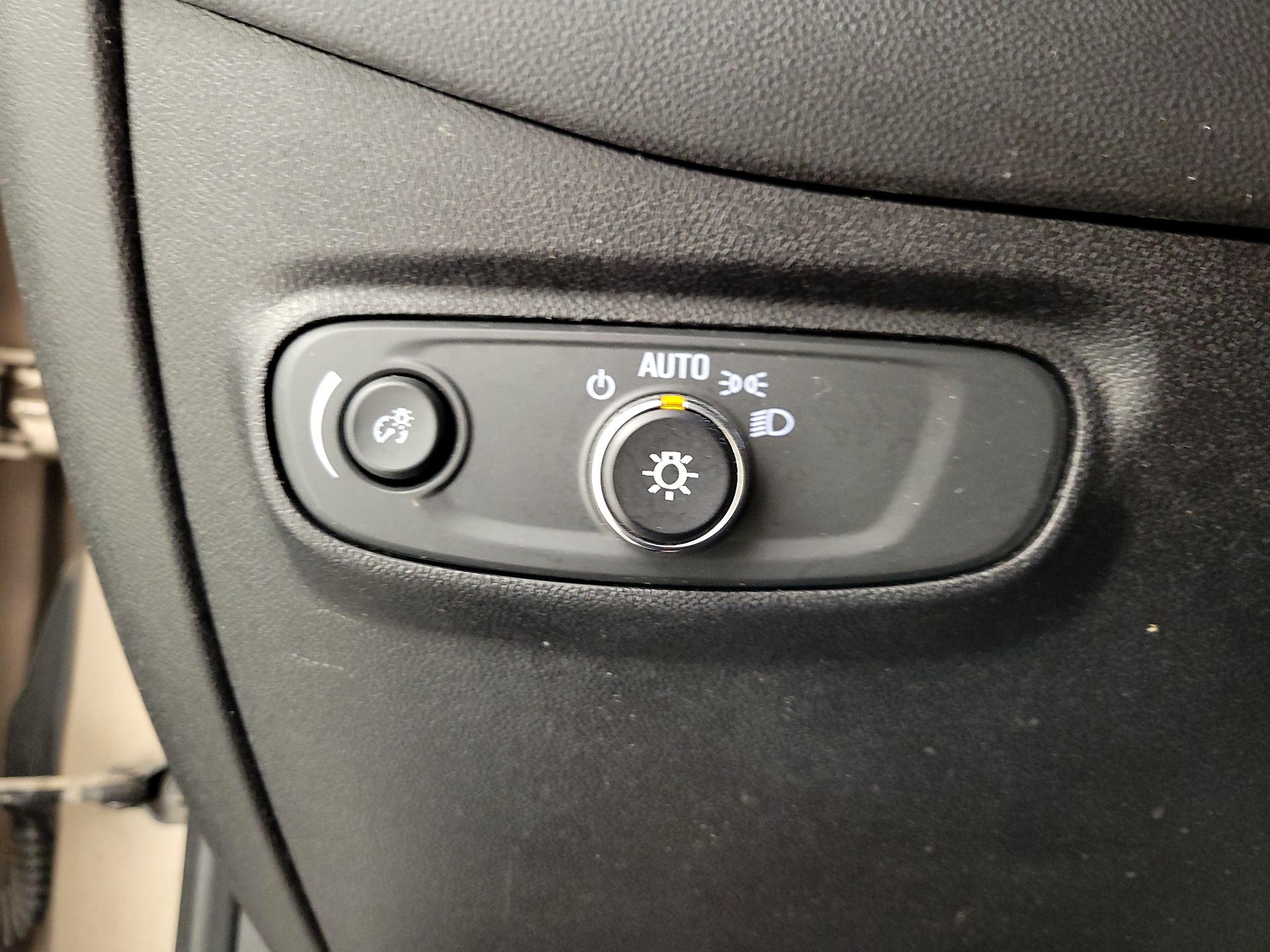 Thumbnail: 2018 Chevrolet Equinox - 13