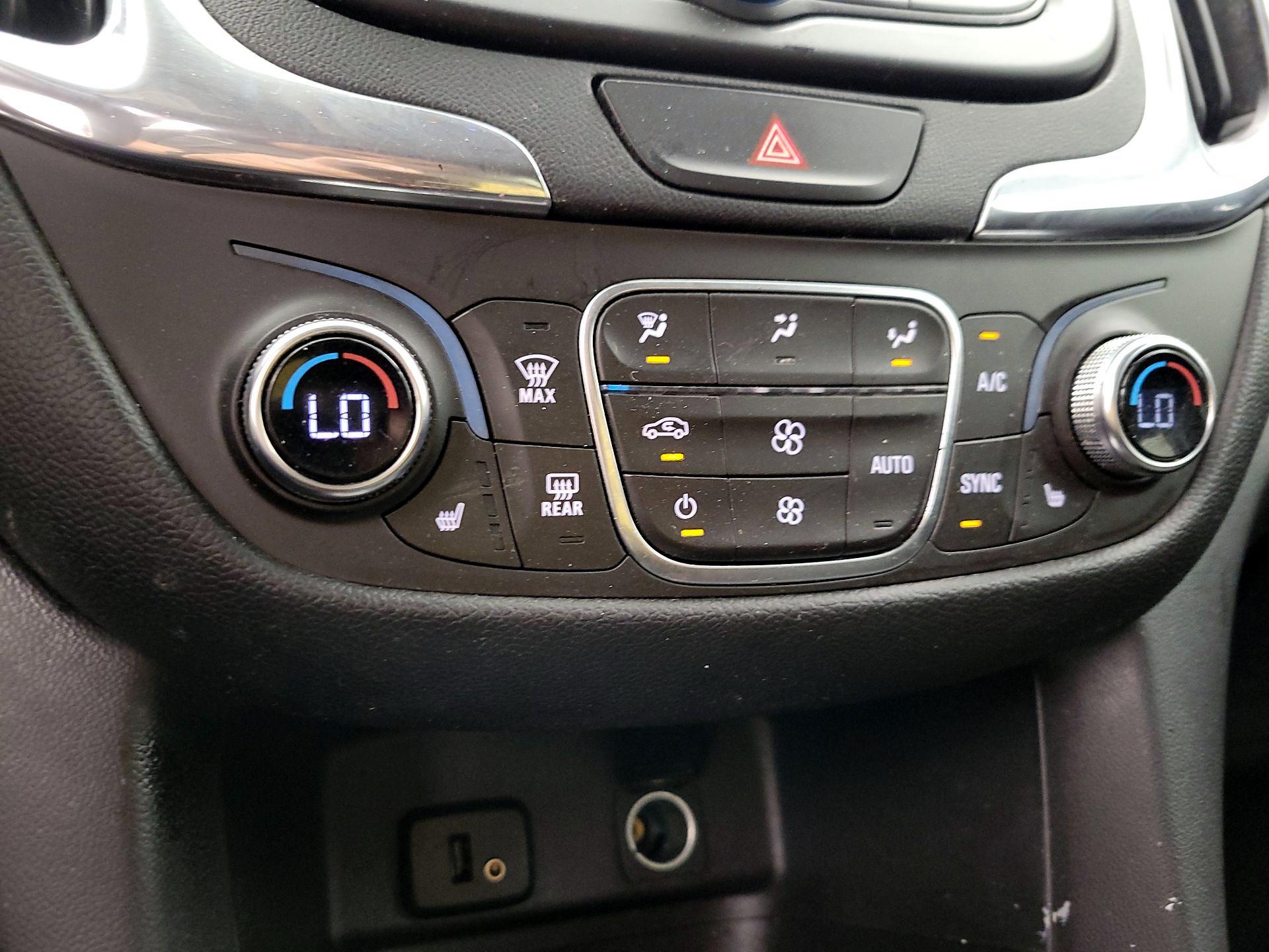 Thumbnail: 2018 Chevrolet Equinox - 16