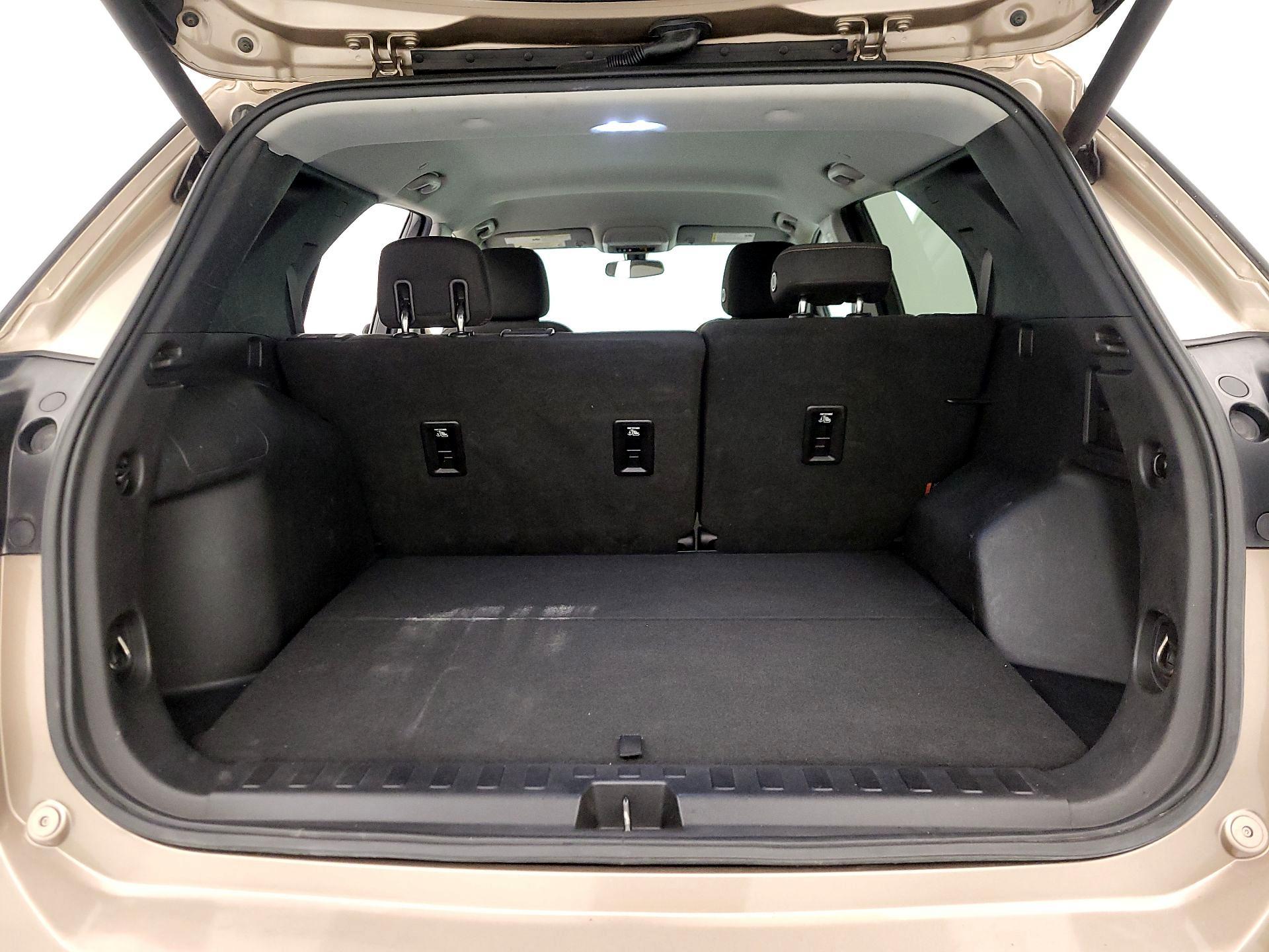 Thumbnail: 2018 Chevrolet Equinox - 20