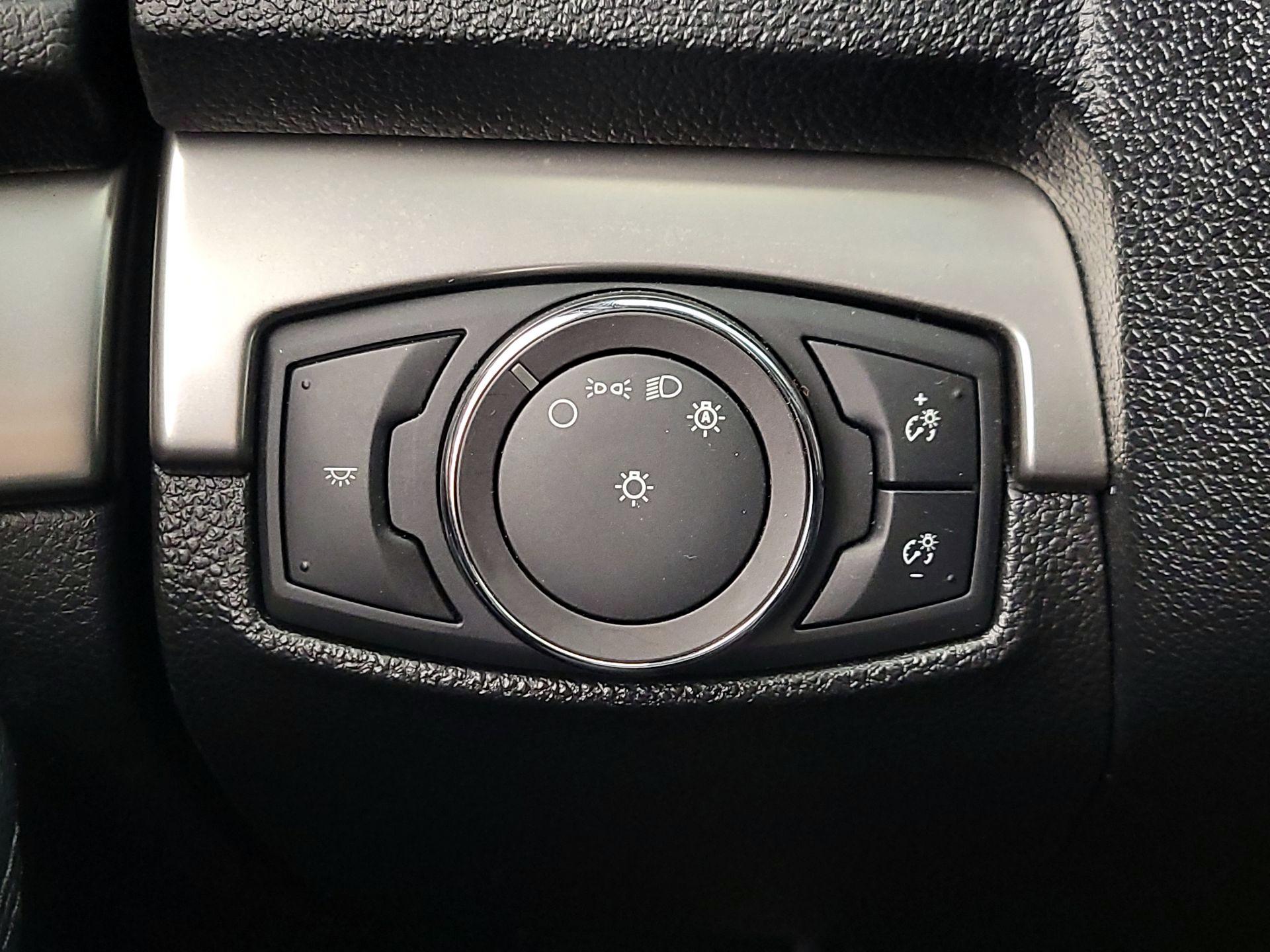 Thumbnail: 2019 Ford Explorer - 13