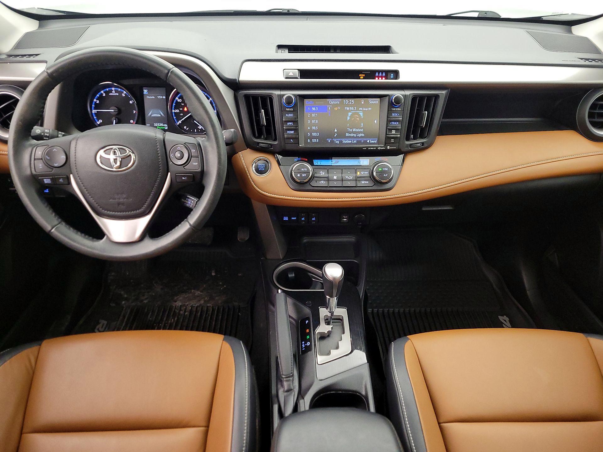 Thumbnail: 2017 Toyota RAV4 - 9
