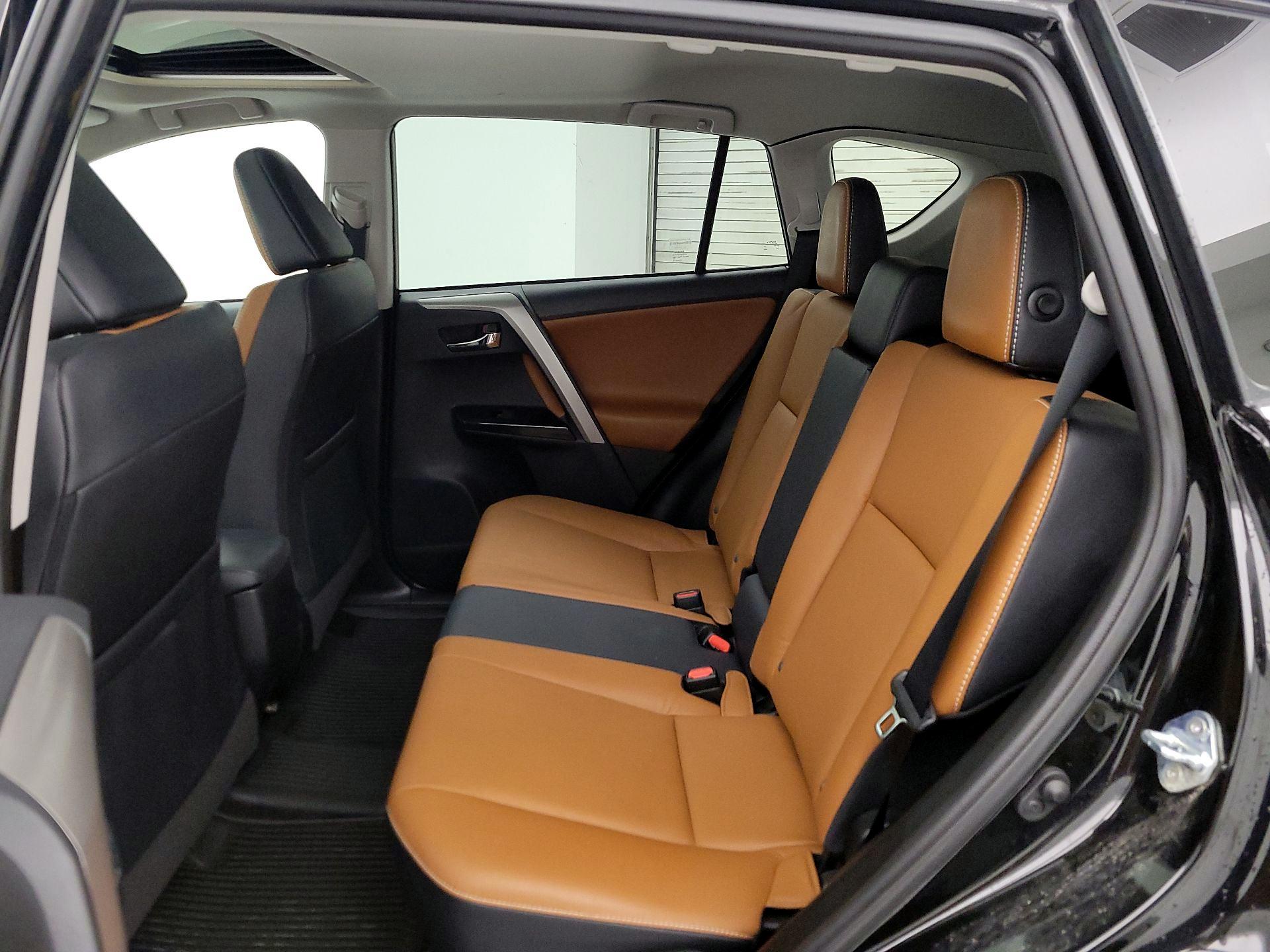 Thumbnail: 2017 Toyota RAV4 - 20