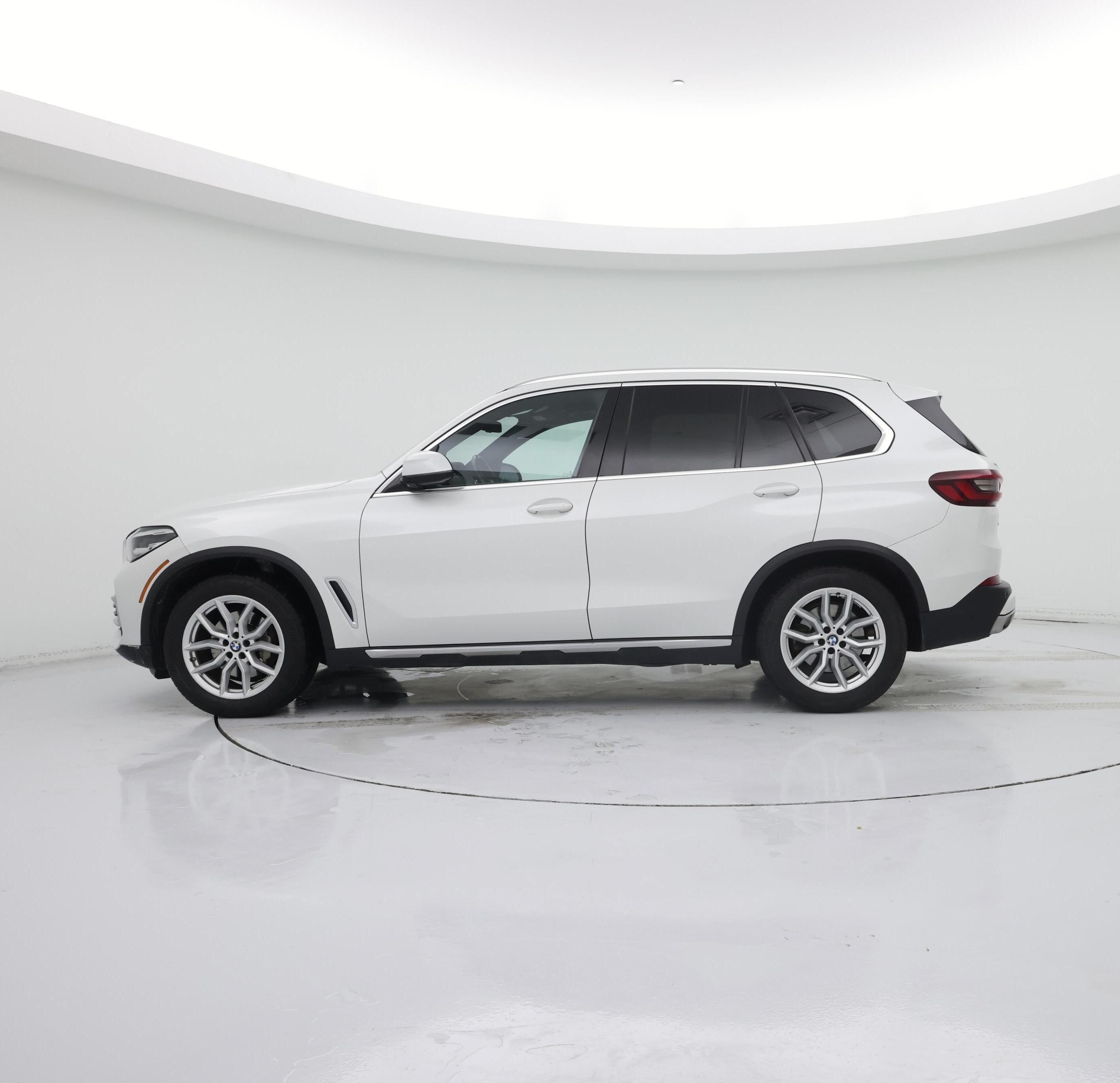 Thumbnail: 2021 BMW X5 - 3