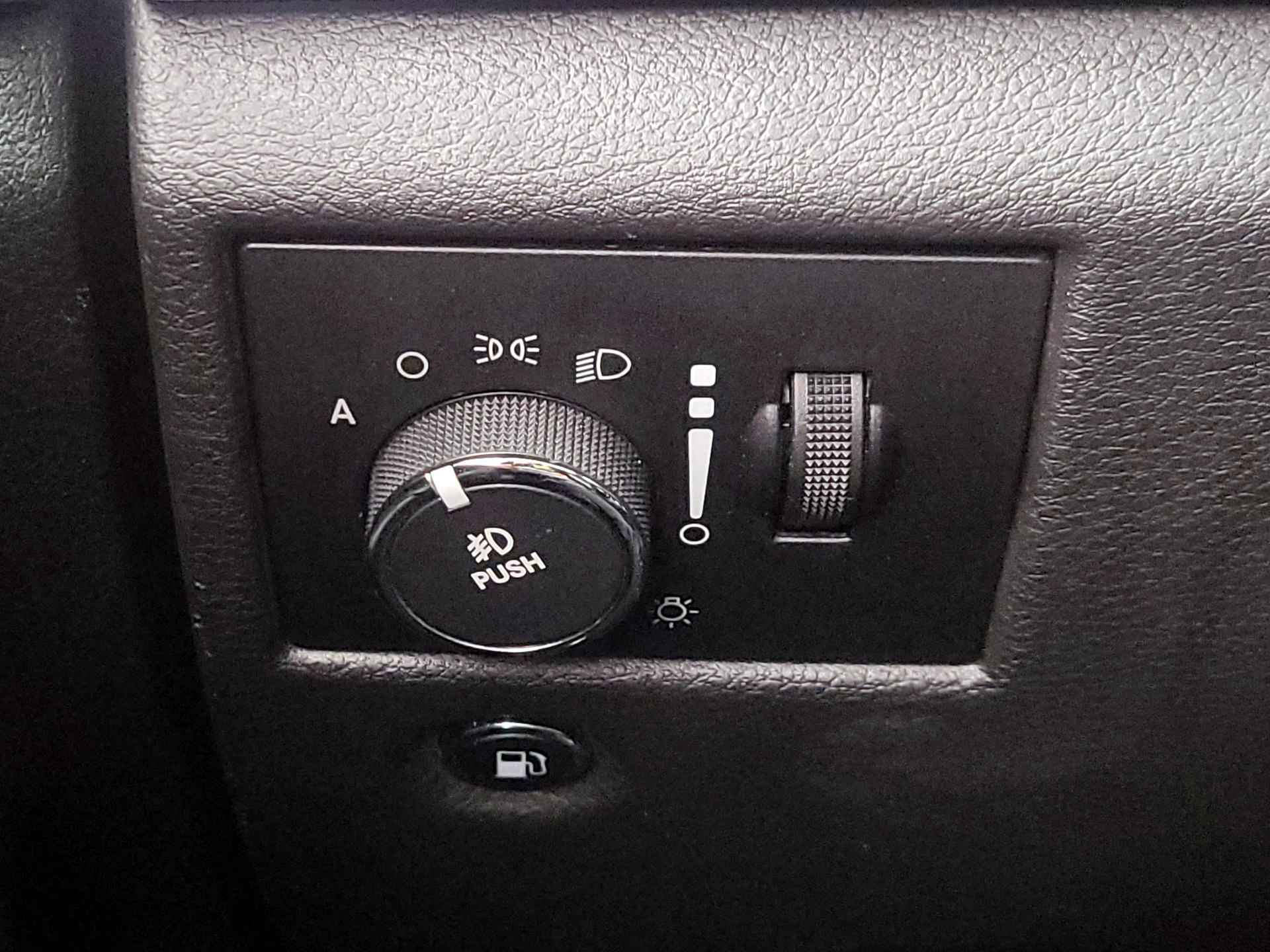 Thumbnail: 2014 Jeep Grand Cherokee - 13