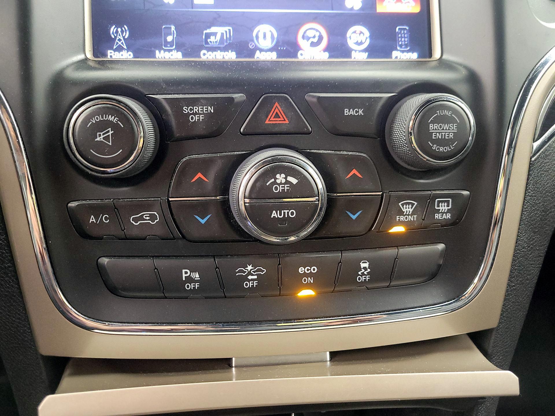 Thumbnail: 2014 Jeep Grand Cherokee - 17