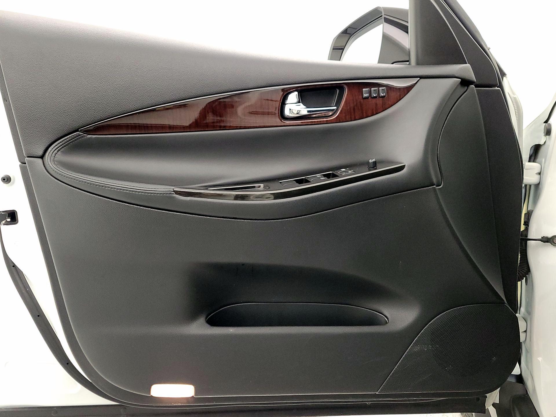 Thumbnail: 2017 INFINITI QX50 - 12