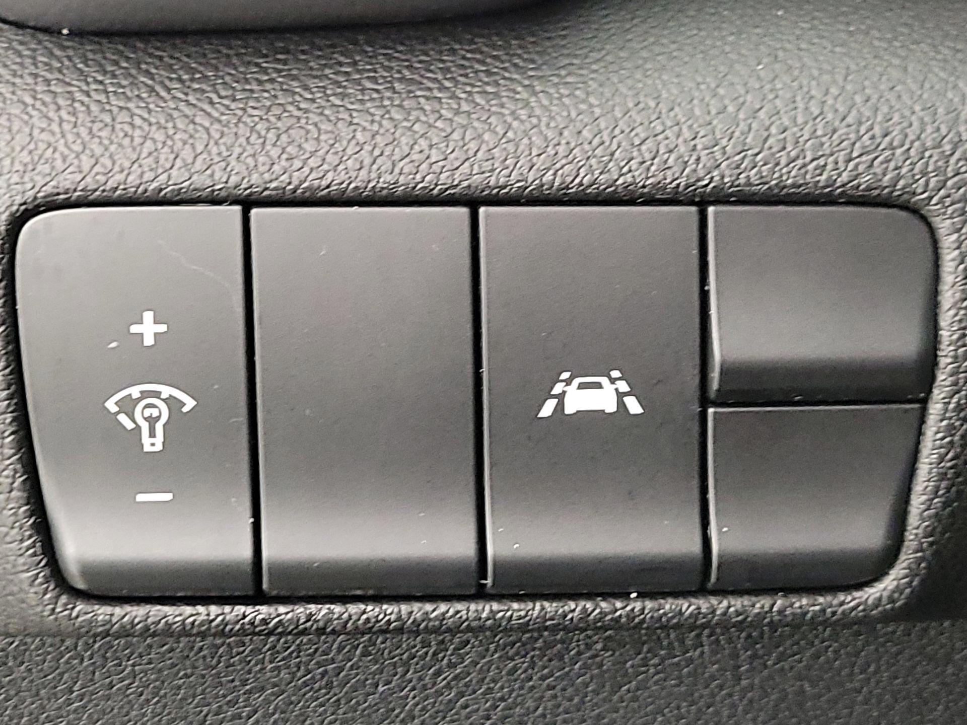 Thumbnail: 2020 Kia Sportage - 13