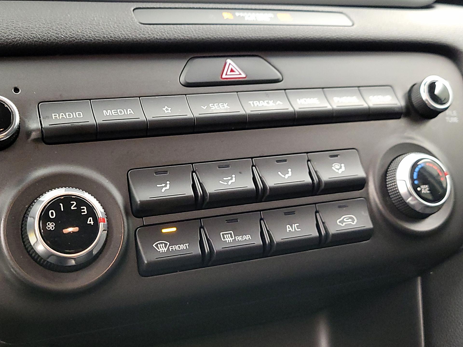 Thumbnail: 2020 Kia Sportage - 16