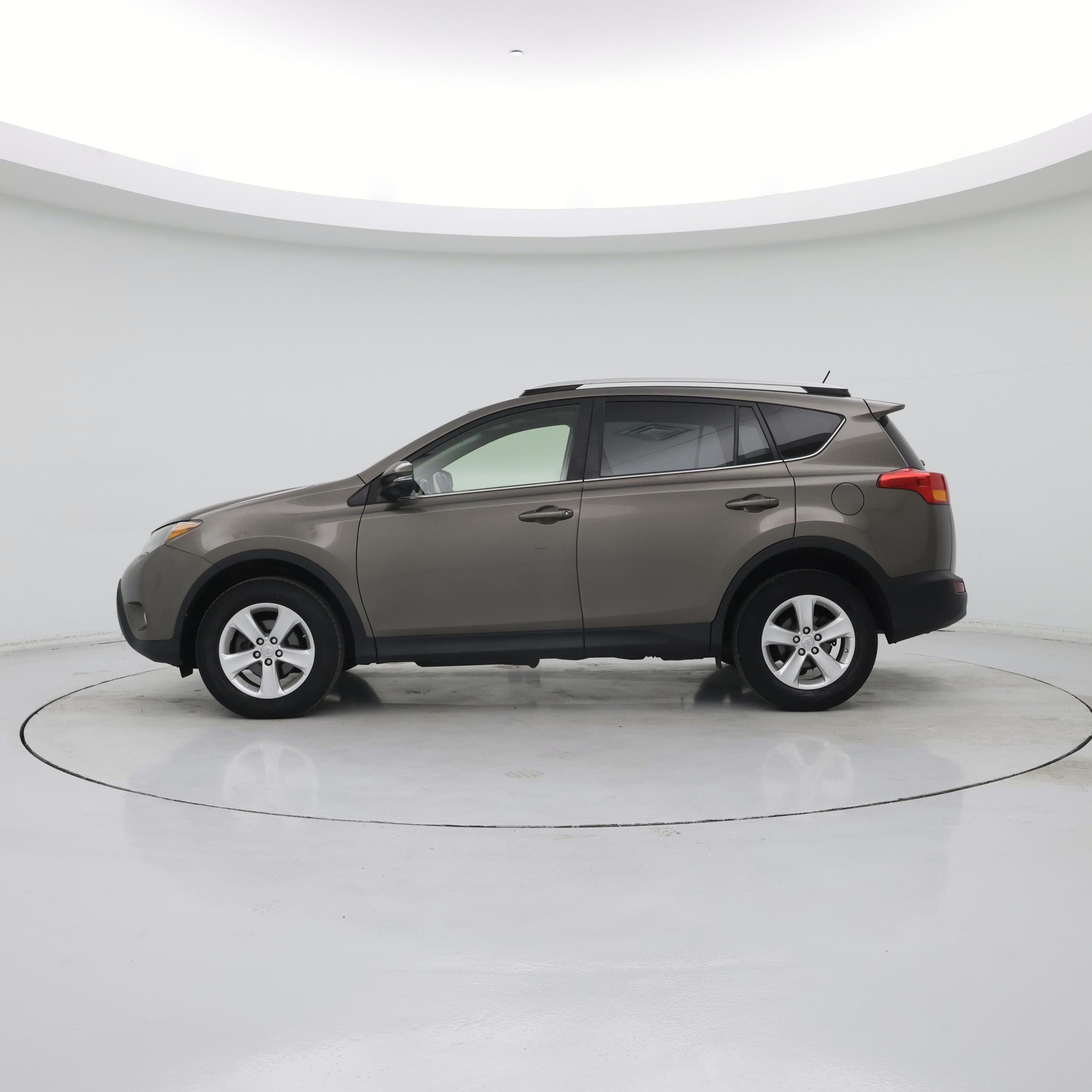 Thumbnail: 2014 Toyota RAV4 - 3