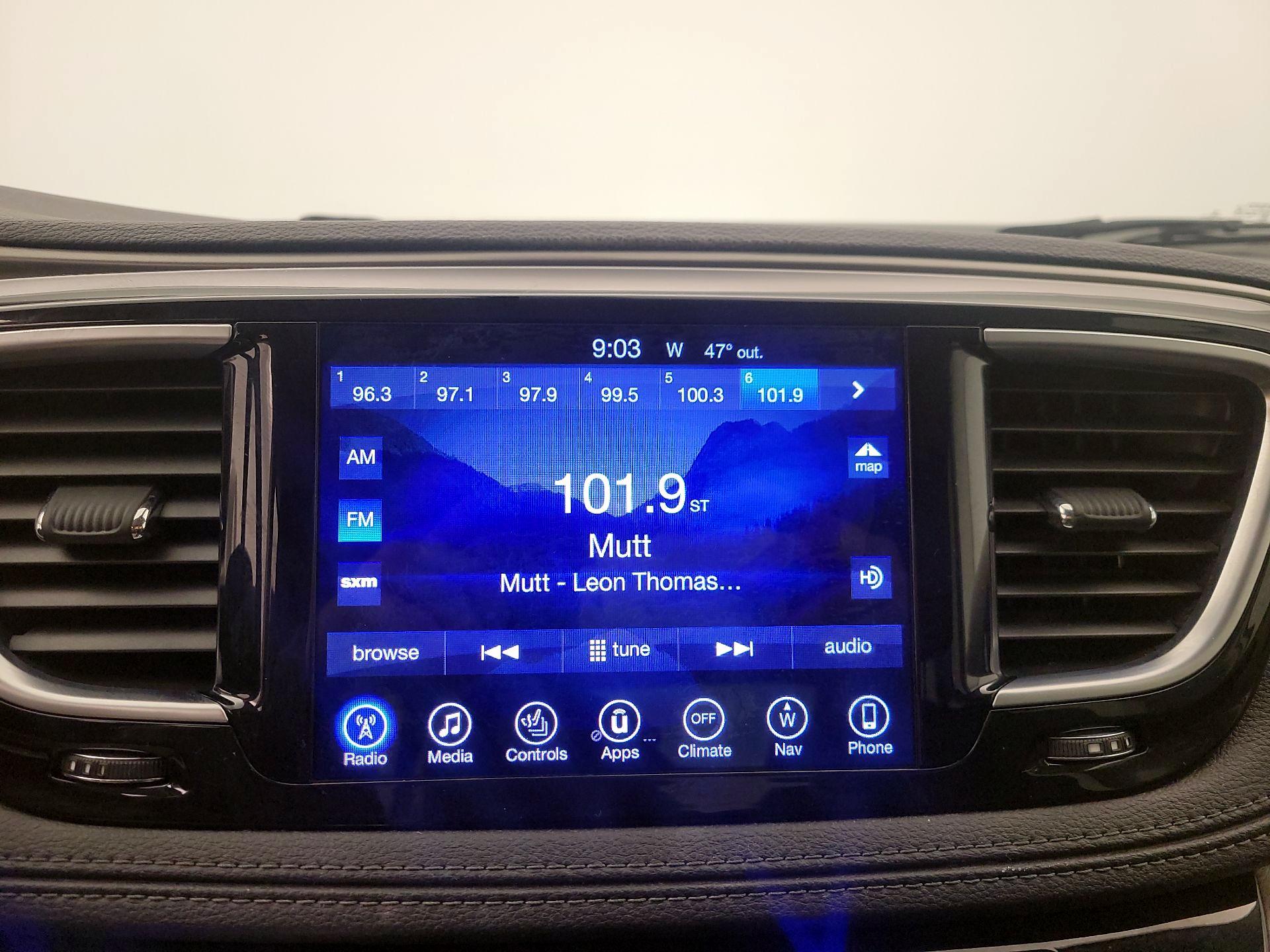 Thumbnail: 2017 Chrysler Pacifica - 16