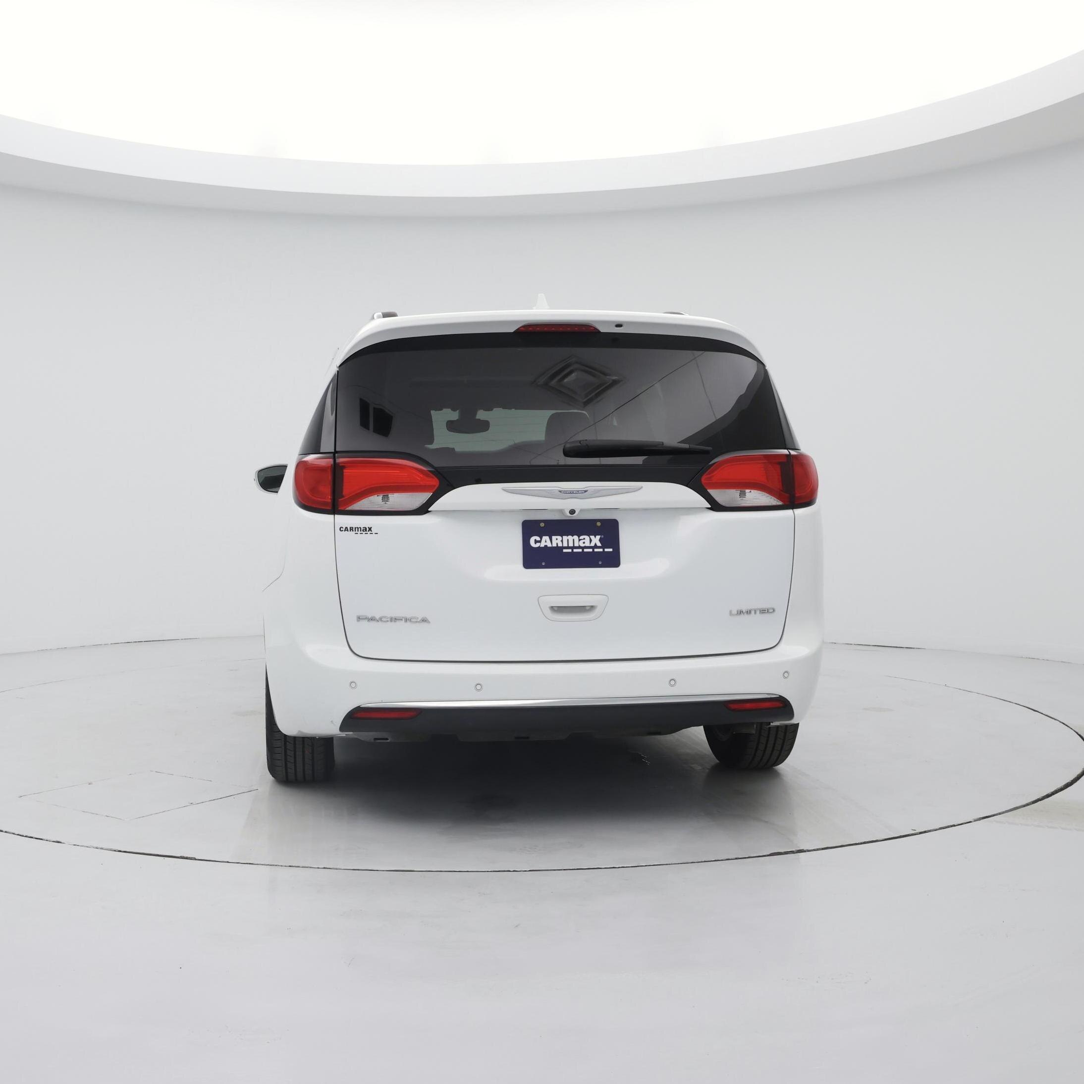 Thumbnail: 2017 Chrysler Pacifica - 6