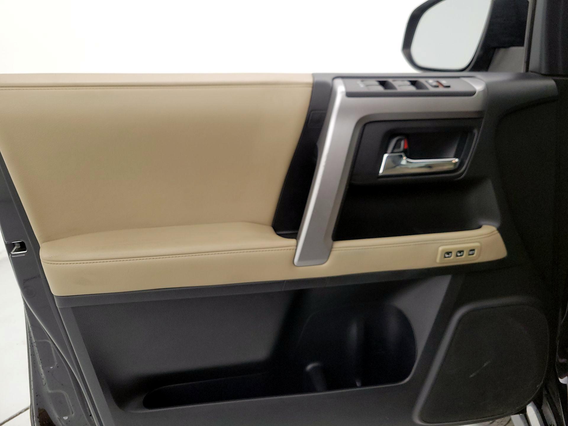 Thumbnail: 2017 Toyota 4Runner - 12