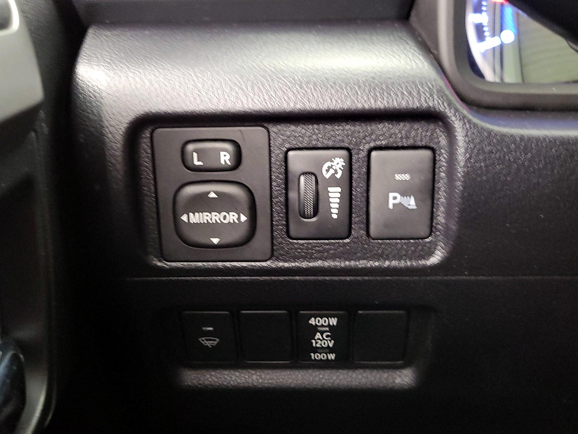 Thumbnail: 2017 Toyota 4Runner - 13