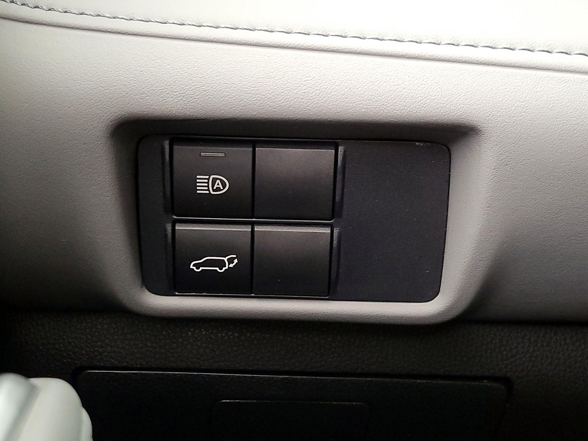 Thumbnail: 2020 Toyota Highlander - 13