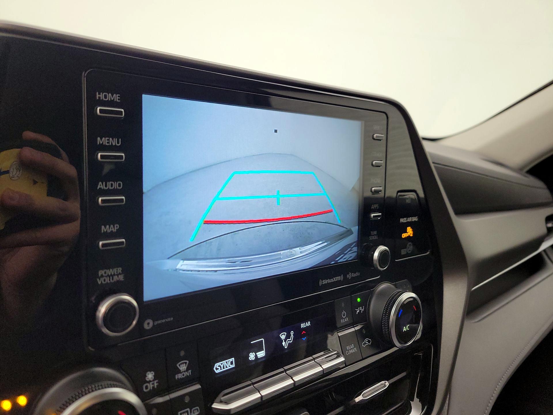 Thumbnail: 2020 Toyota Highlander - 15