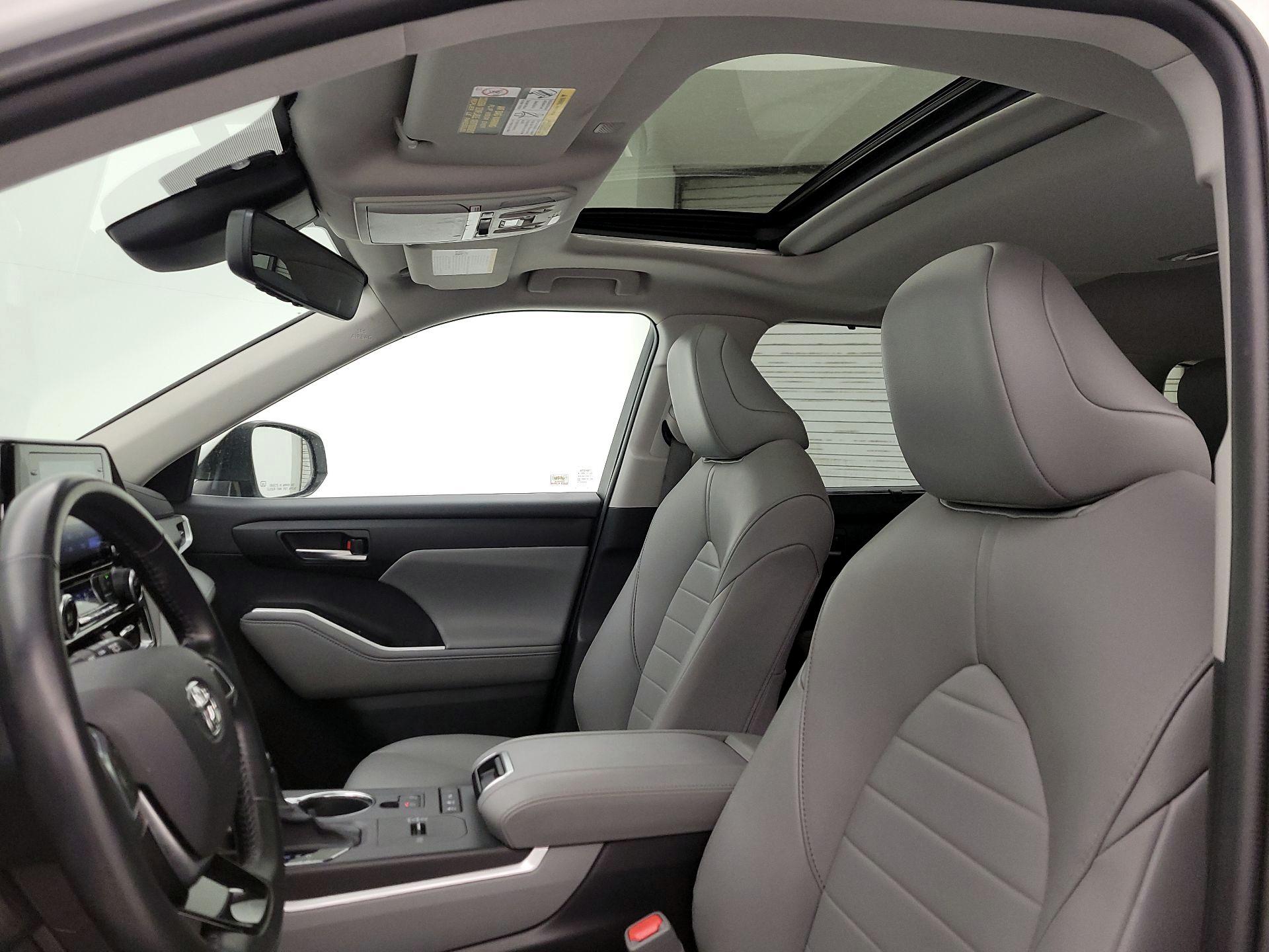 Thumbnail: 2020 Toyota Highlander - 20