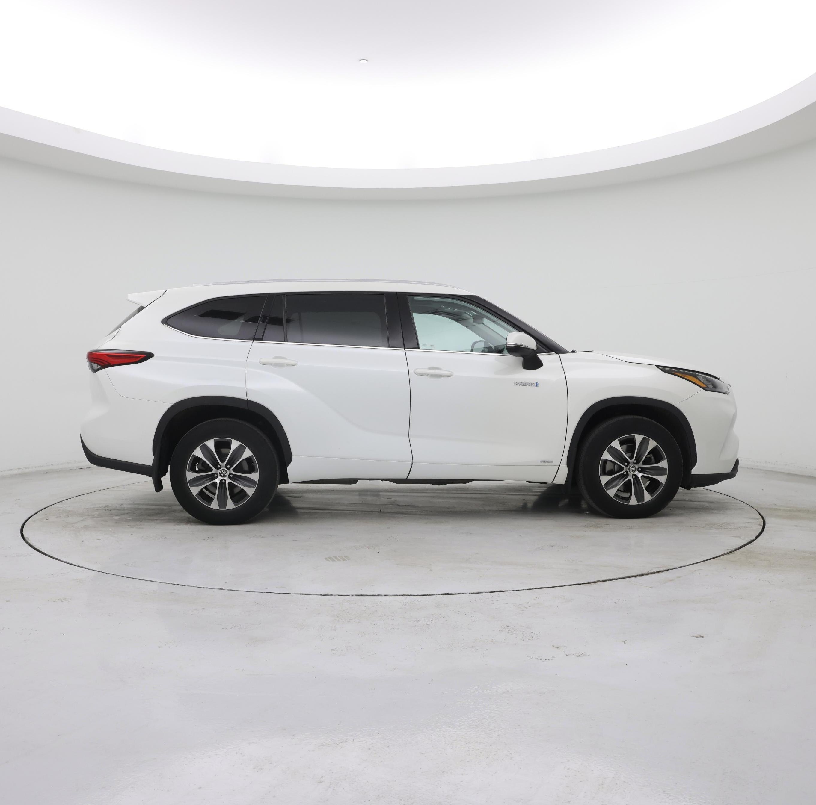 Thumbnail: 2020 Toyota Highlander - 7