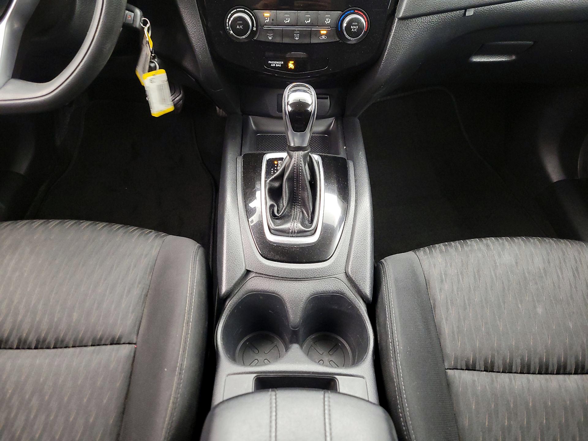 Thumbnail: 2018 Nissan Rogue - 17