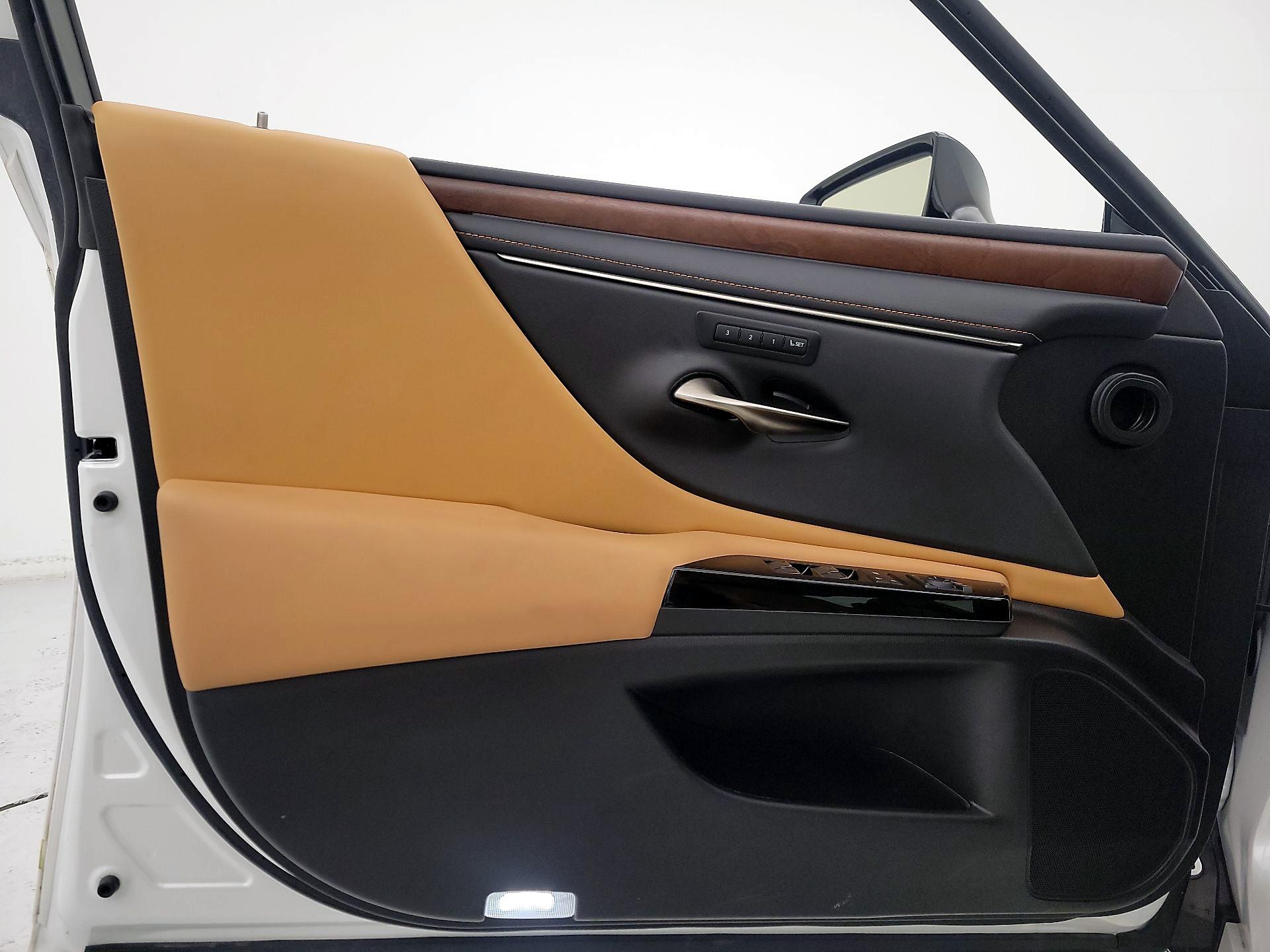 Thumbnail: 2023 Lexus ES - 12