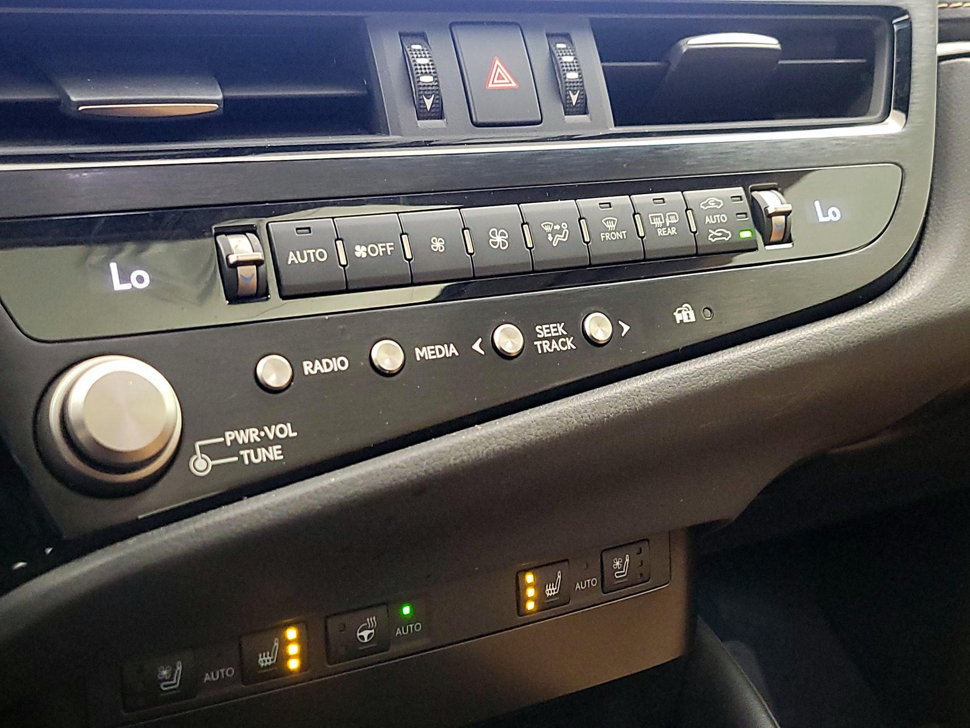 Thumbnail: 2023 Lexus ES - 15