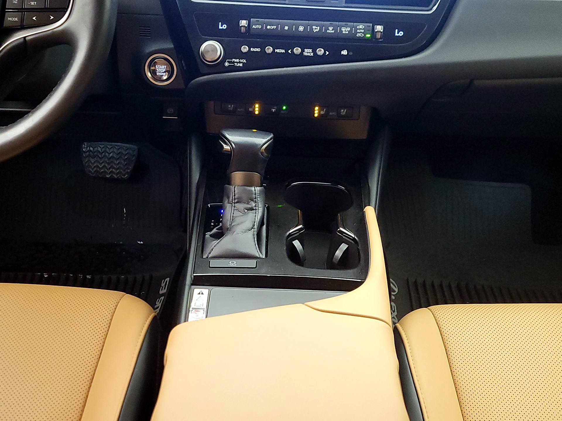 Thumbnail: 2023 Lexus ES - 16