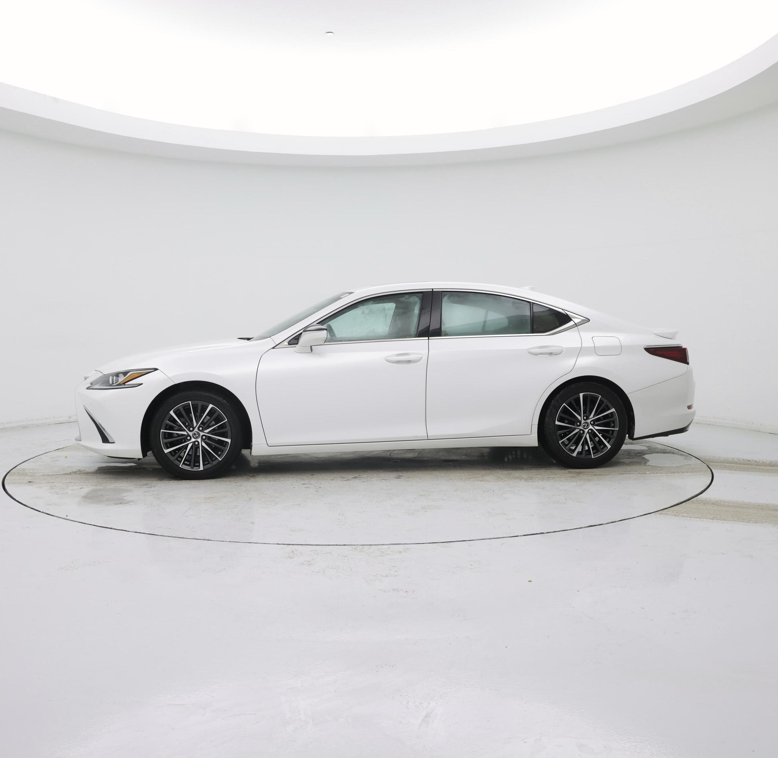 Thumbnail: 2023 Lexus ES - 3