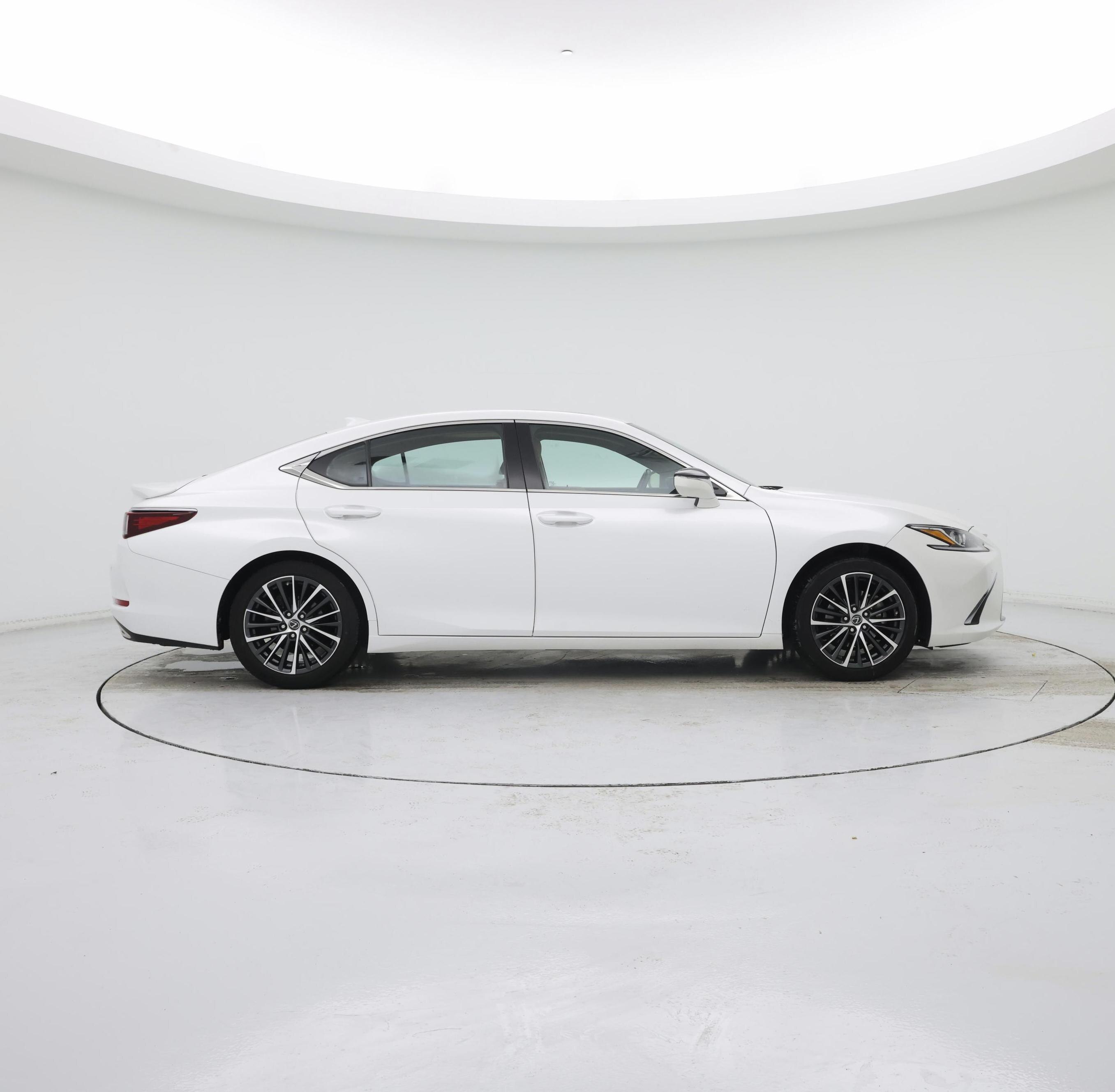 Thumbnail: 2023 Lexus ES - 7