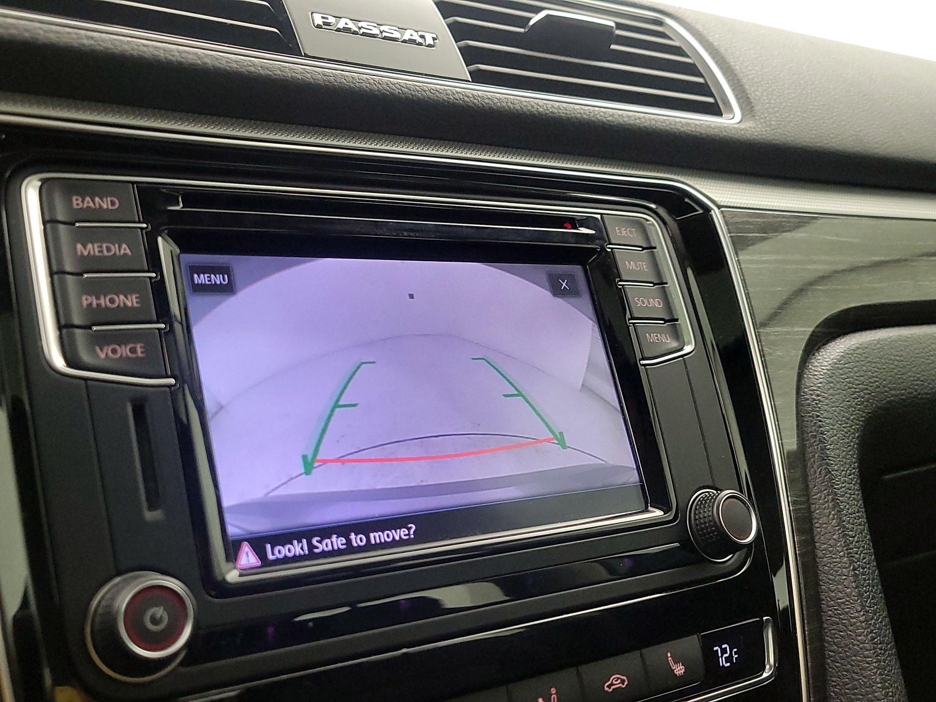 Thumbnail: 2018 Volkswagen Passat - 14