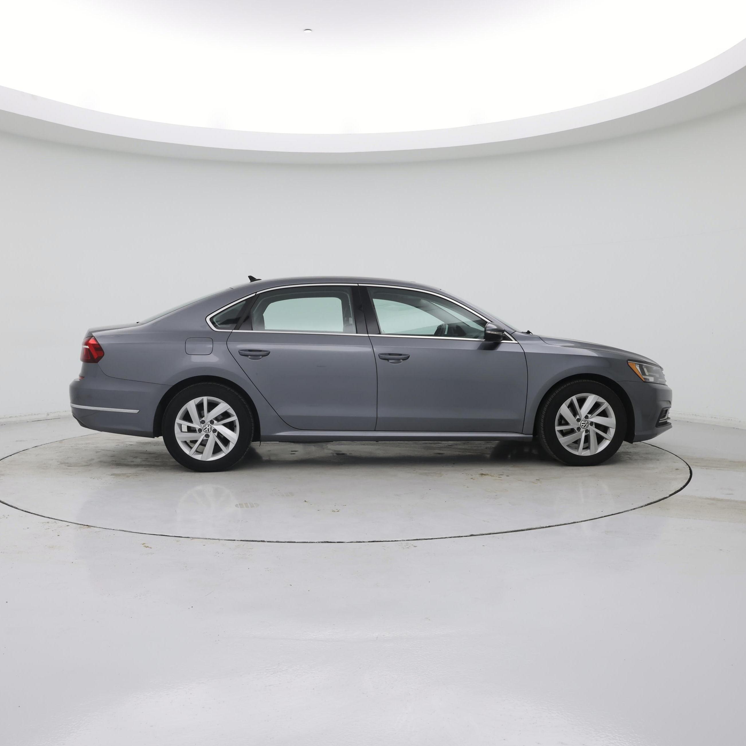 Thumbnail: 2018 Volkswagen Passat - 7