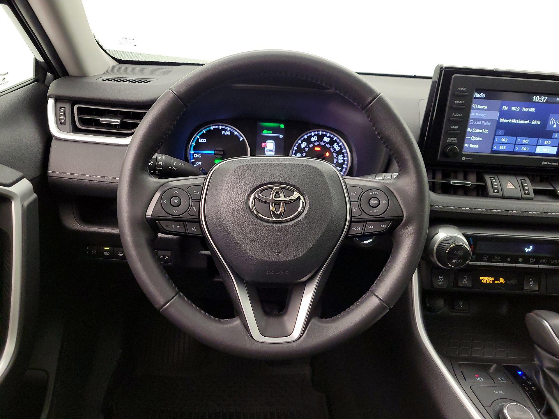 Thumbnail: 2022 Toyota RAV4 - 10