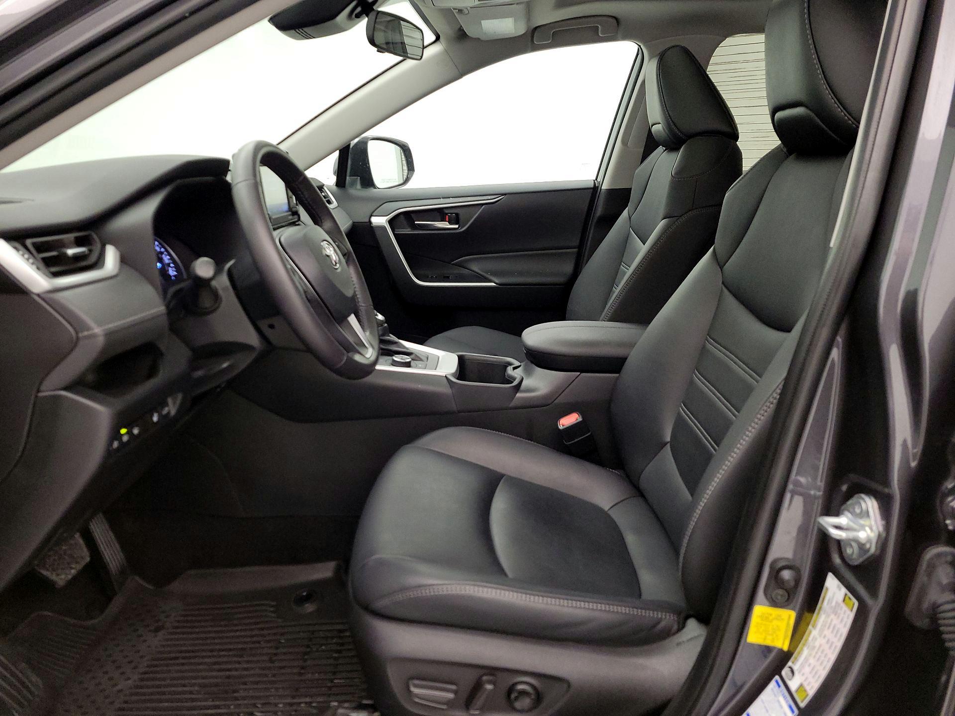 Thumbnail: 2022 Toyota RAV4 - 11