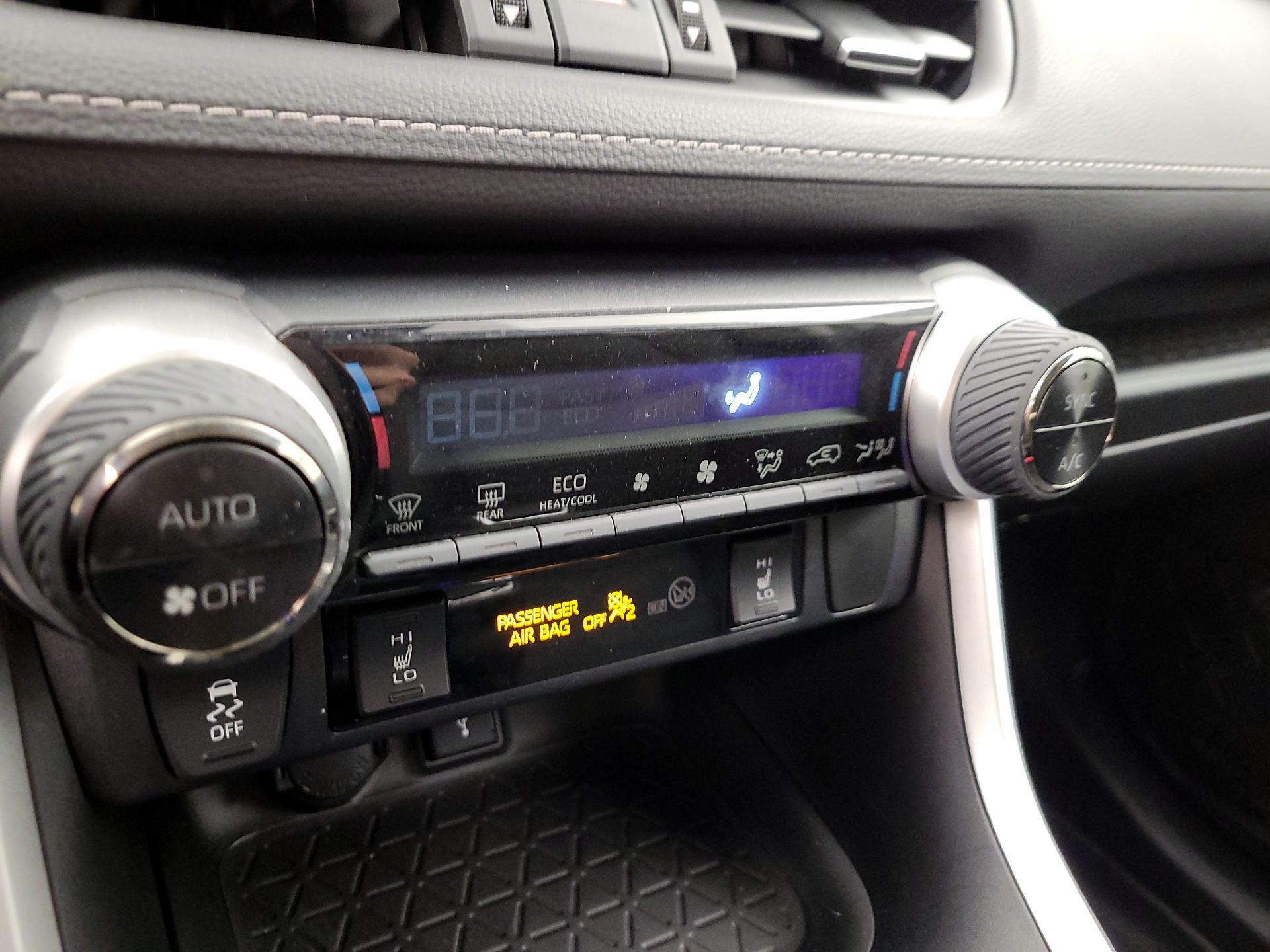 Thumbnail: 2022 Toyota RAV4 - 16