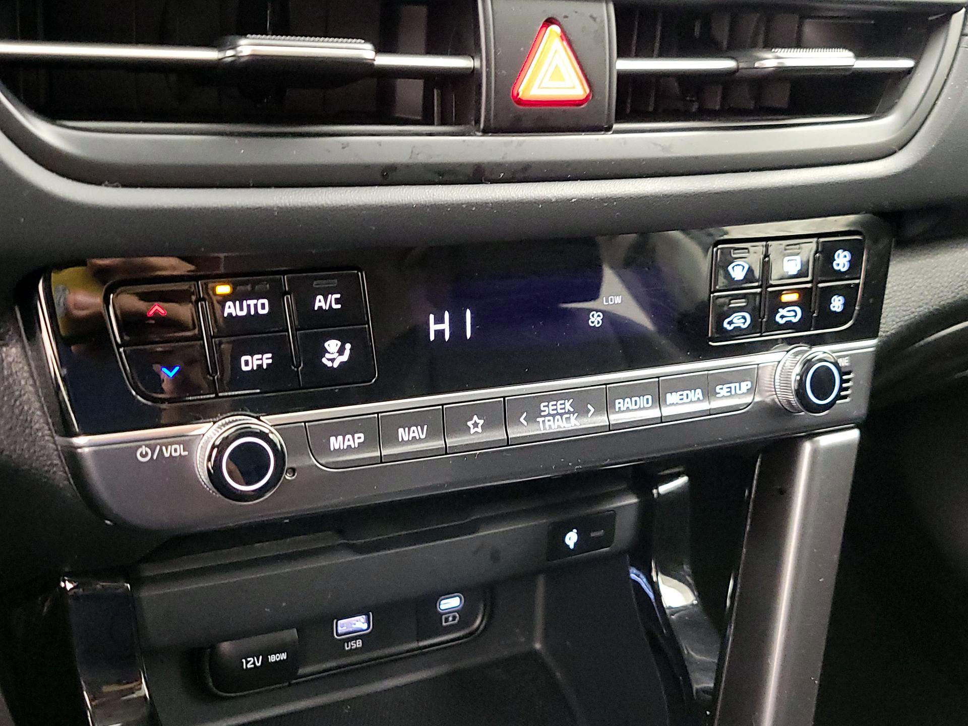 Thumbnail: 2024 Kia Seltos - 16