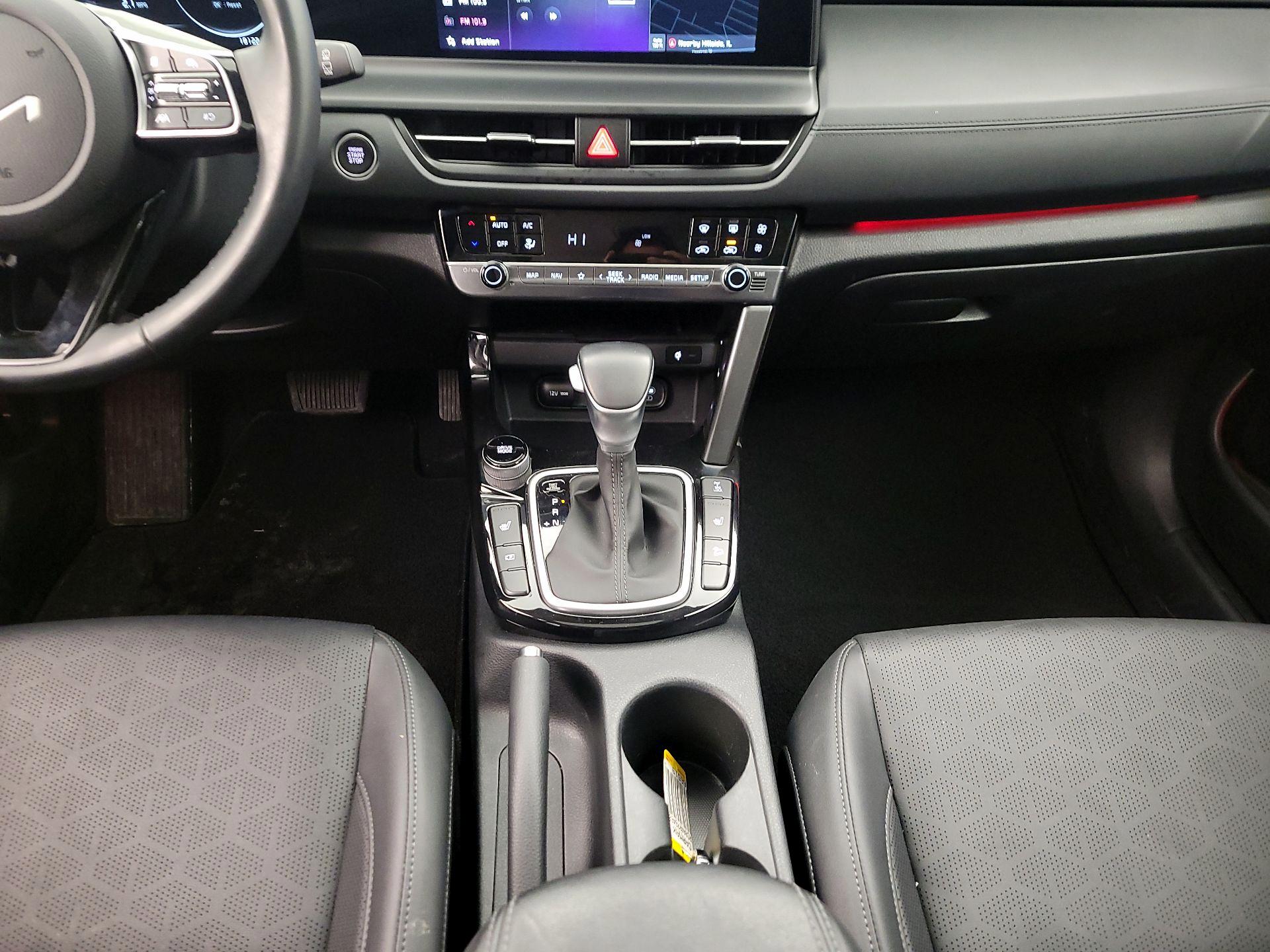 Thumbnail: 2024 Kia Seltos - 17