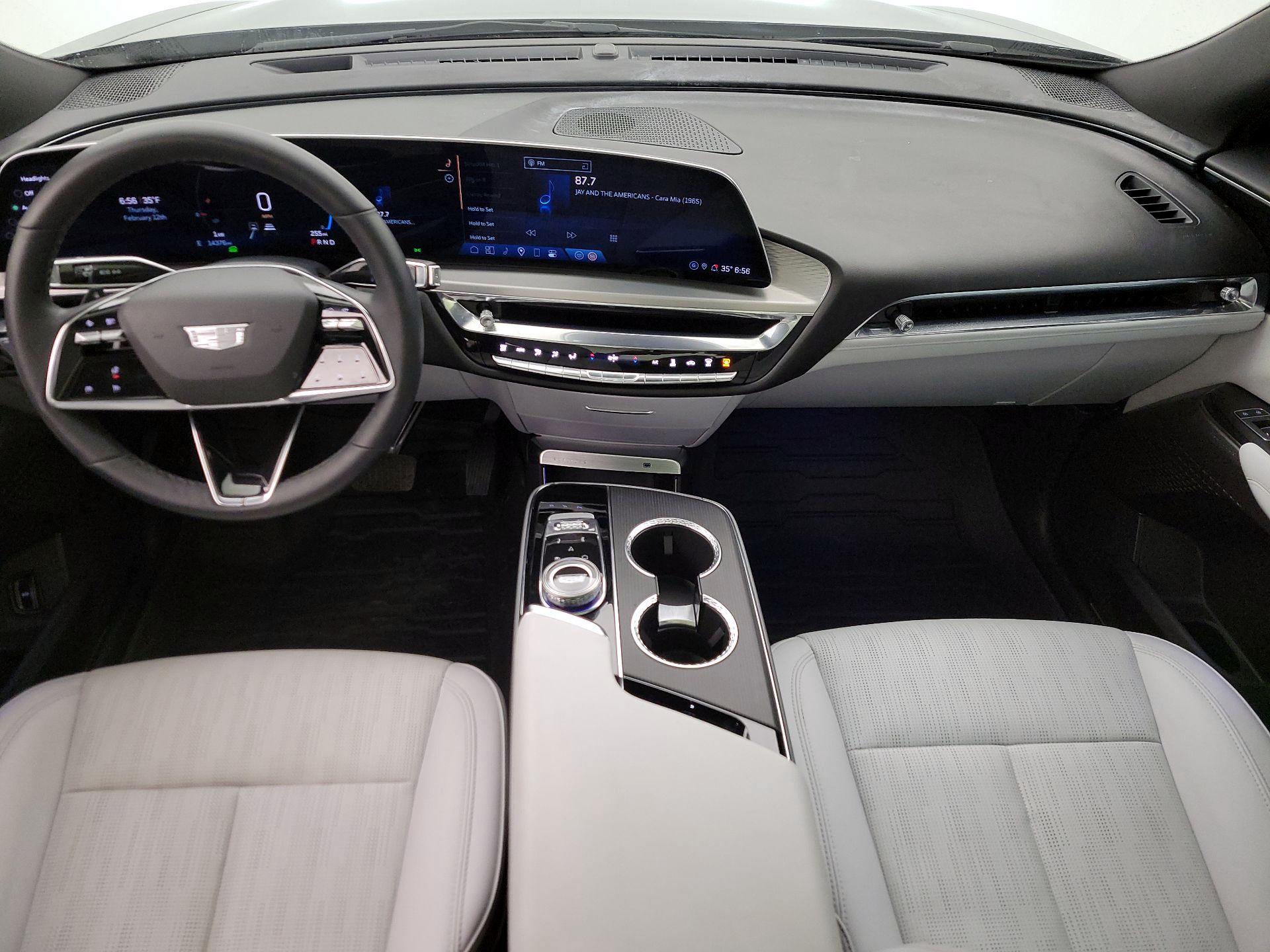 Thumbnail: 2024 Cadillac Lyriq - 9