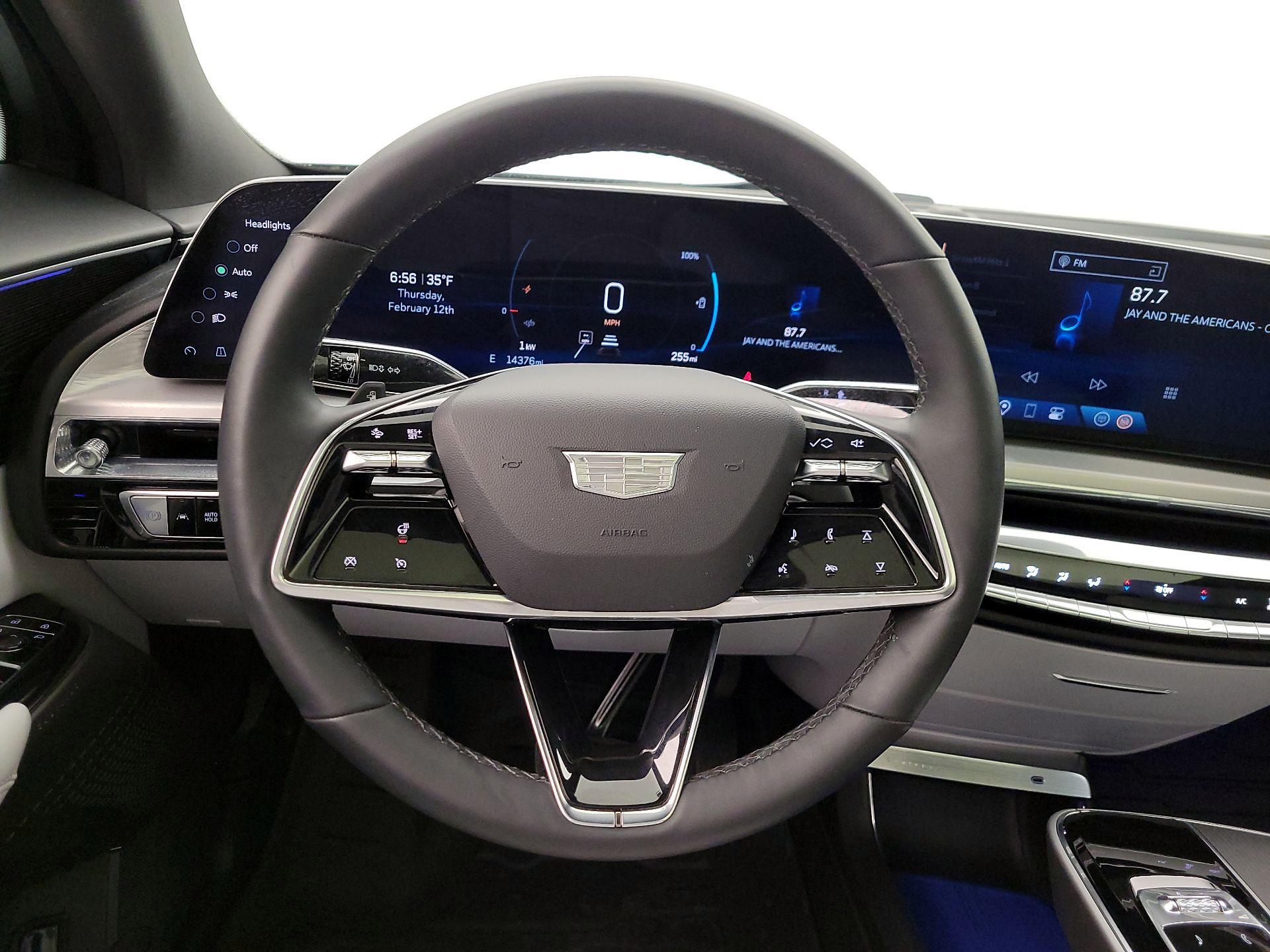 Thumbnail: 2024 Cadillac Lyriq - 10