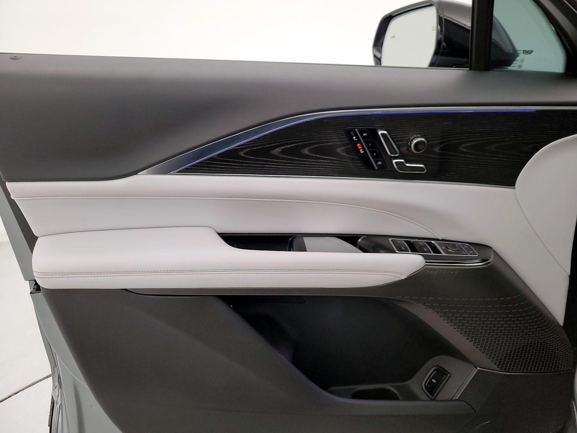 Thumbnail: 2024 Cadillac Lyriq - 12