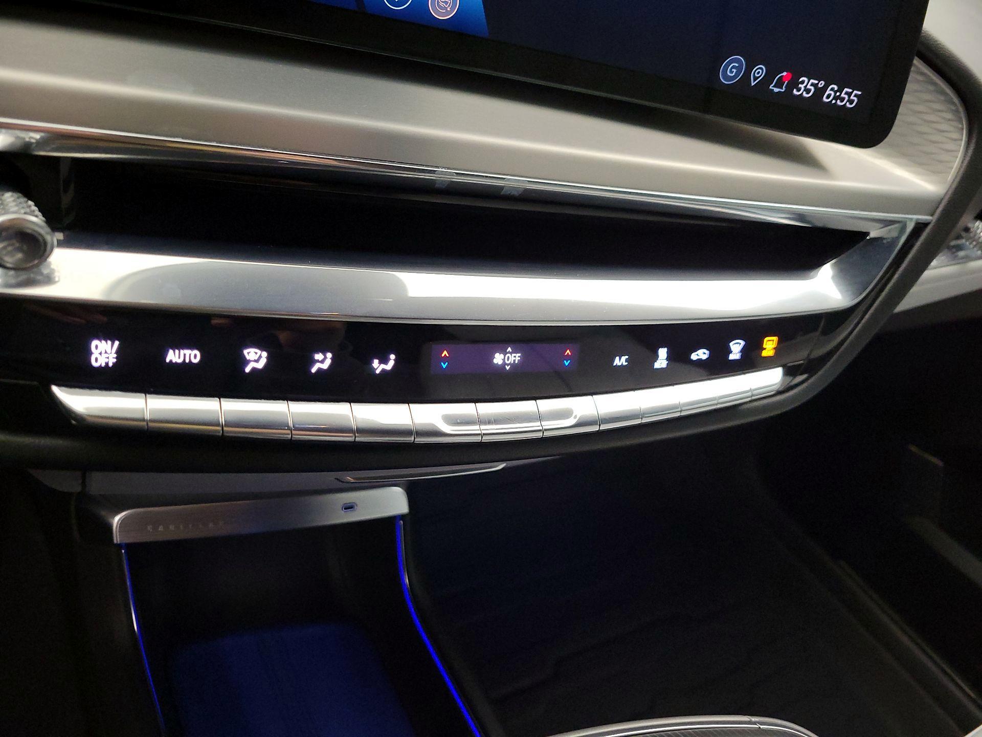 Thumbnail: 2024 Cadillac Lyriq - 16