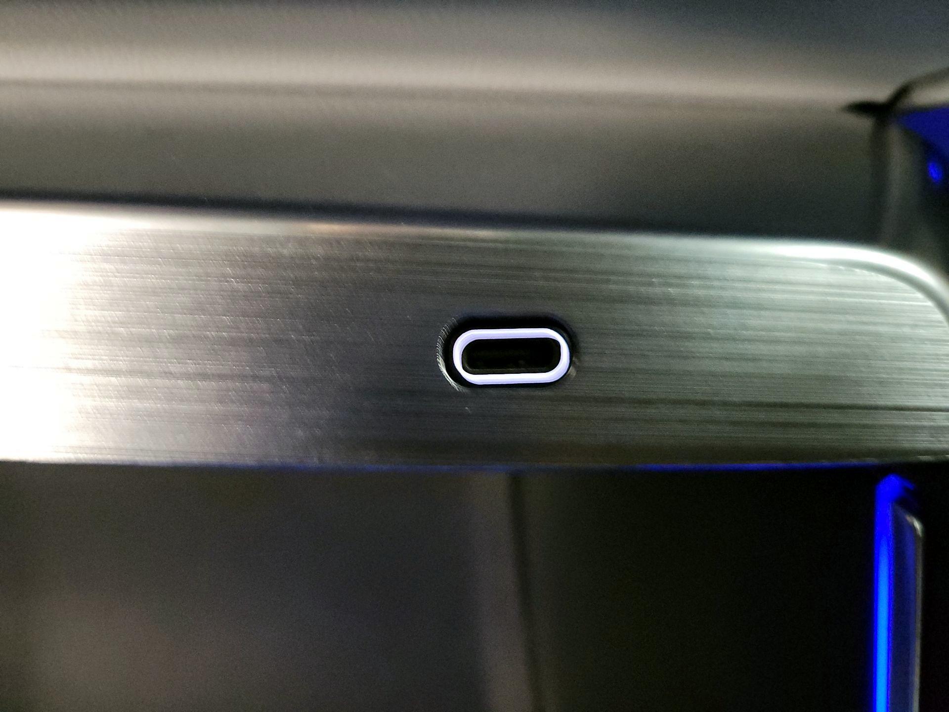 Thumbnail: 2024 Cadillac Lyriq - 18