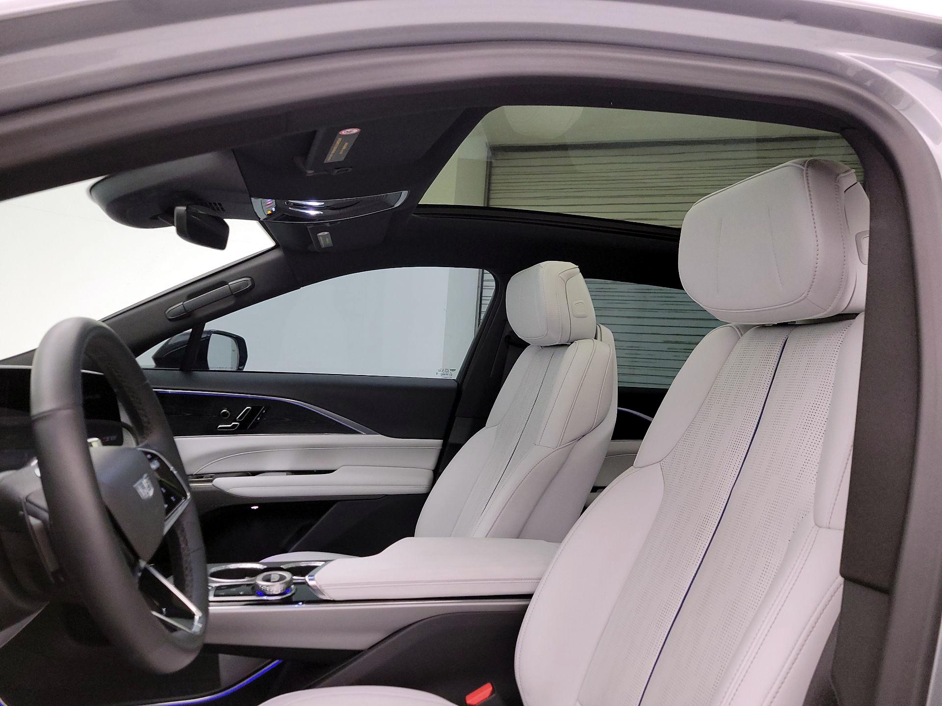 Thumbnail: 2024 Cadillac Lyriq - 19