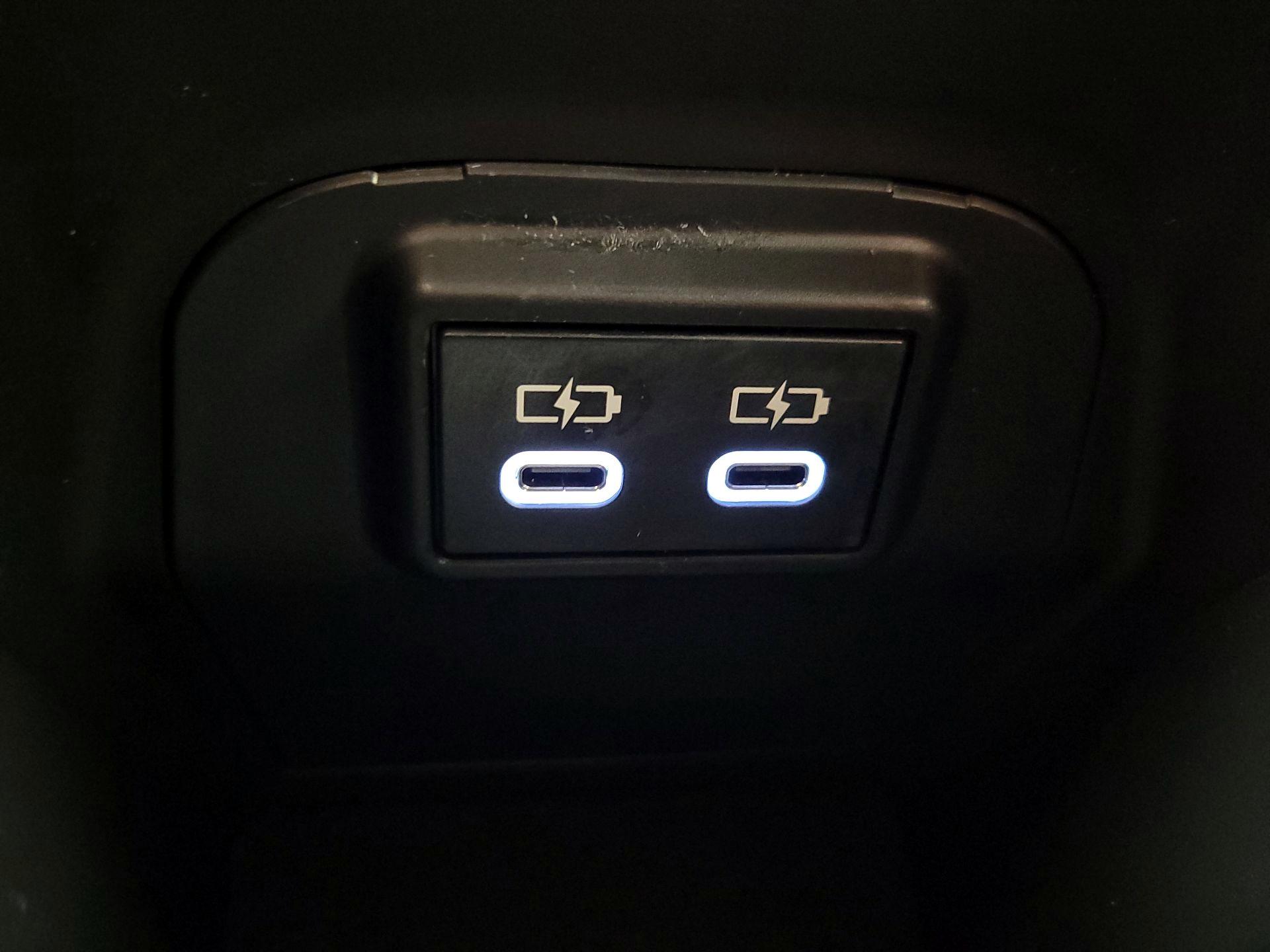 Thumbnail: 2025 Toyota RAV4 - 18