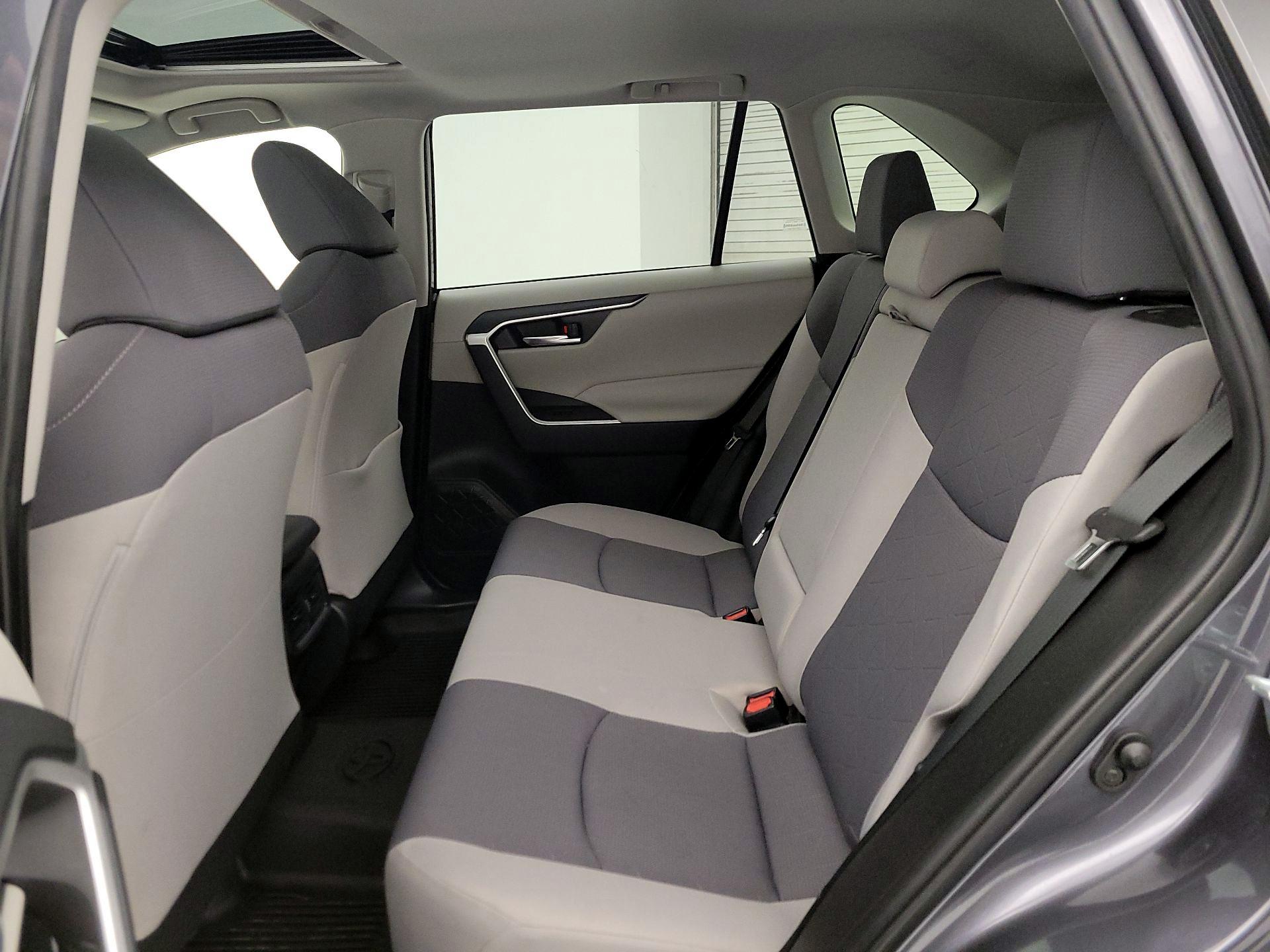 Thumbnail: 2019 Toyota RAV4 - 20